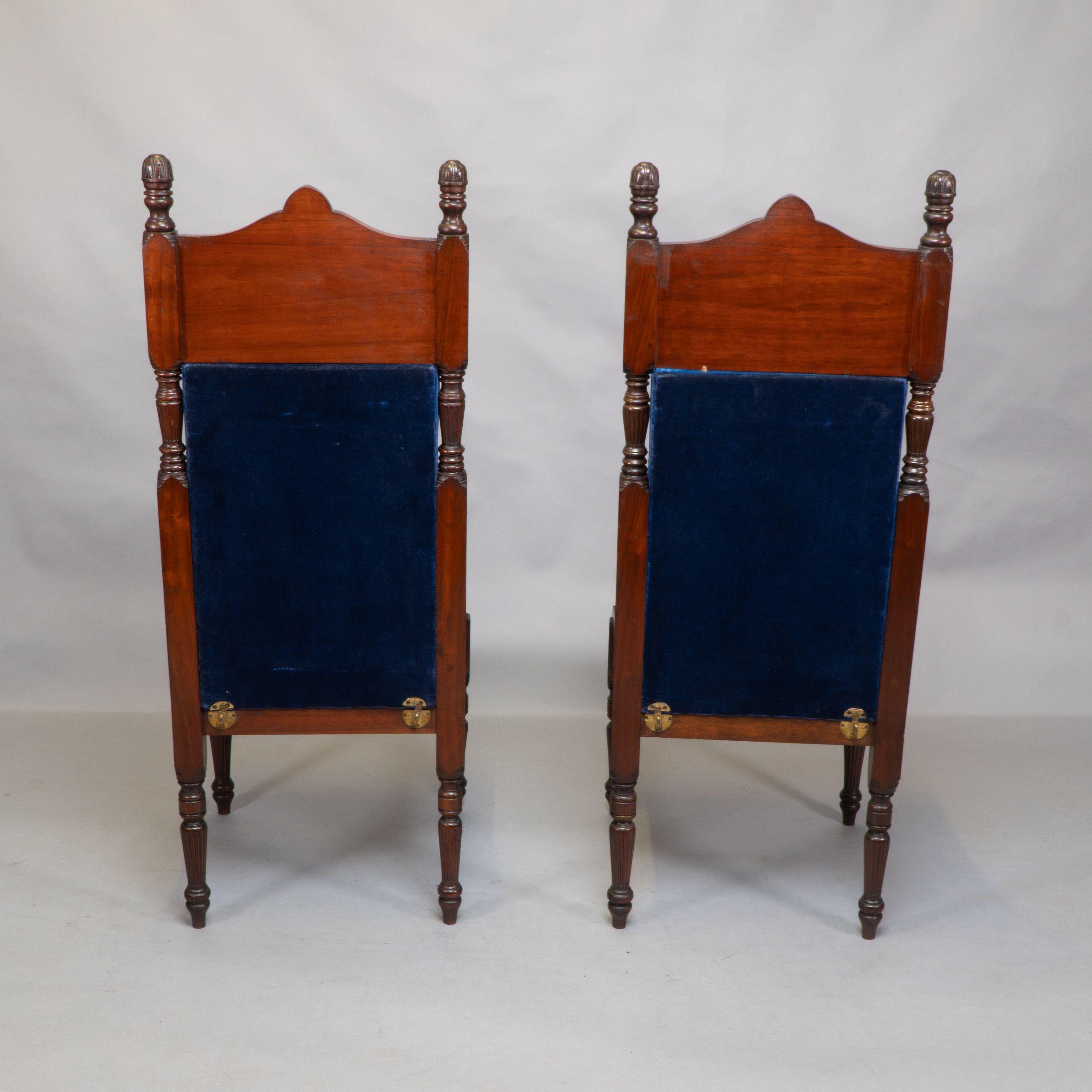 Mouvement esthétique Bruce Talbert, attribué. Paire de chaises à dossier de style Aesthetic Movement en vente