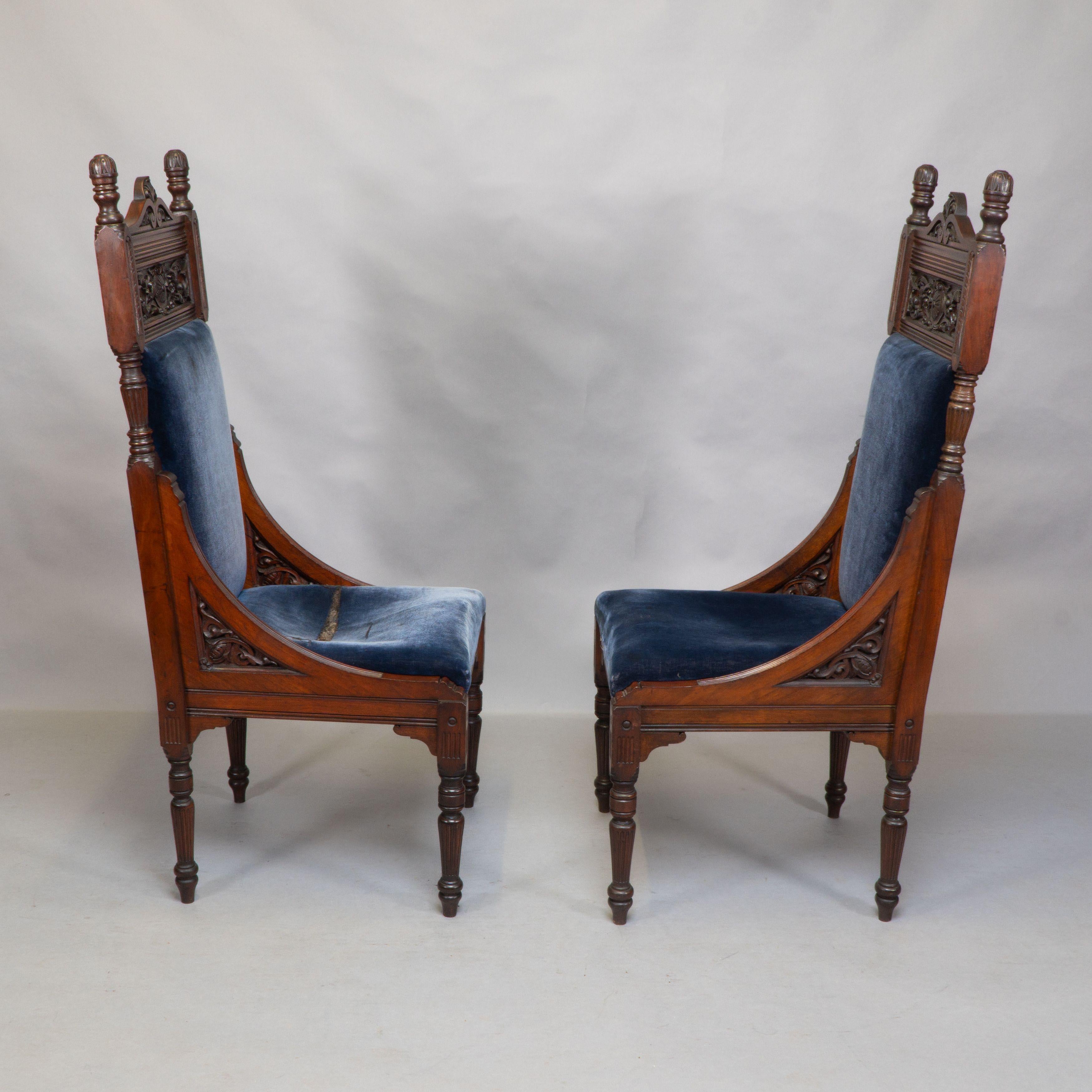 Britannique Bruce Talbert, attribué. Paire de chaises à dossier de style Aesthetic Movement en vente
