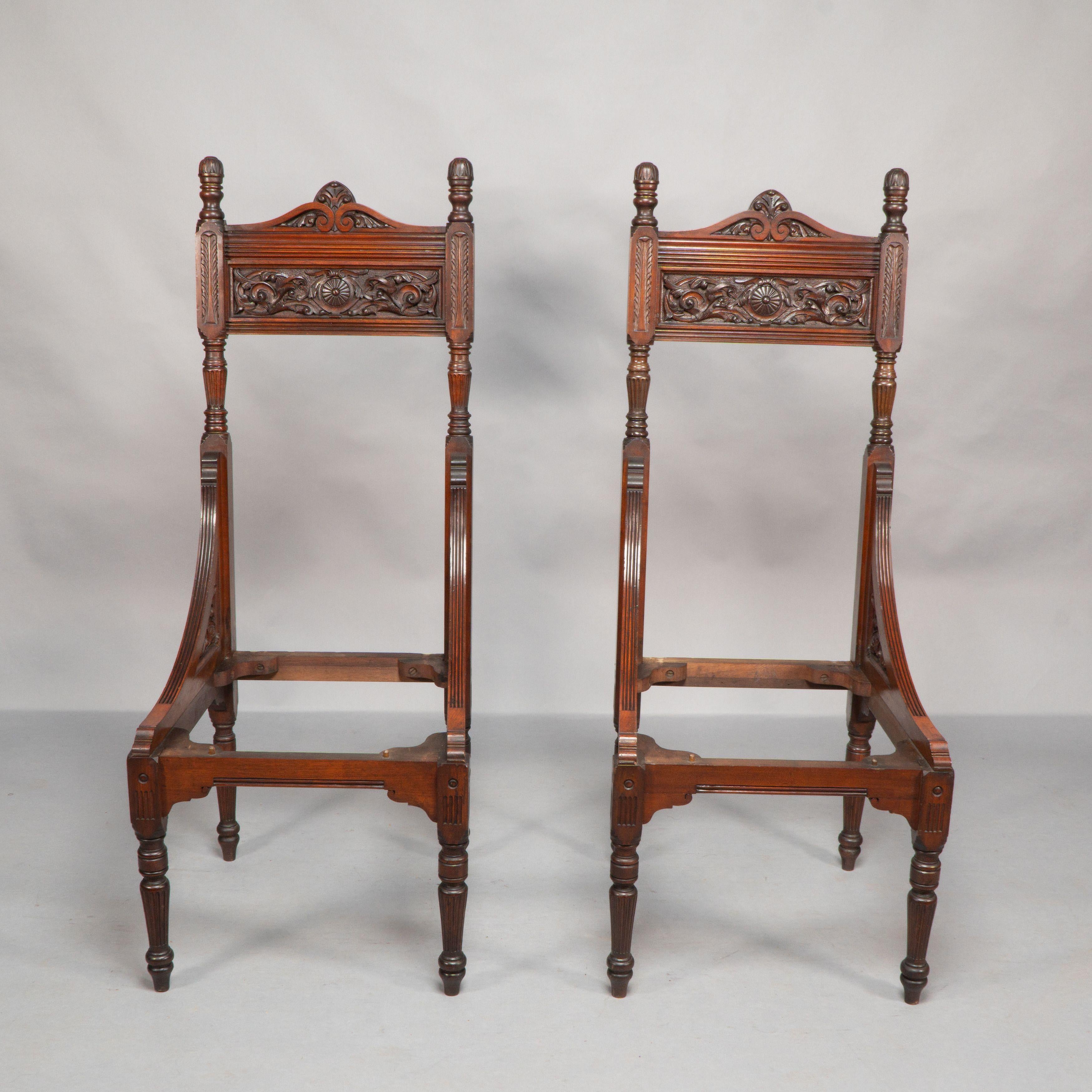 Bruce Talbert, attribué. Paire de chaises à dossier de style Aesthetic Movement Bon état - En vente à London, GB