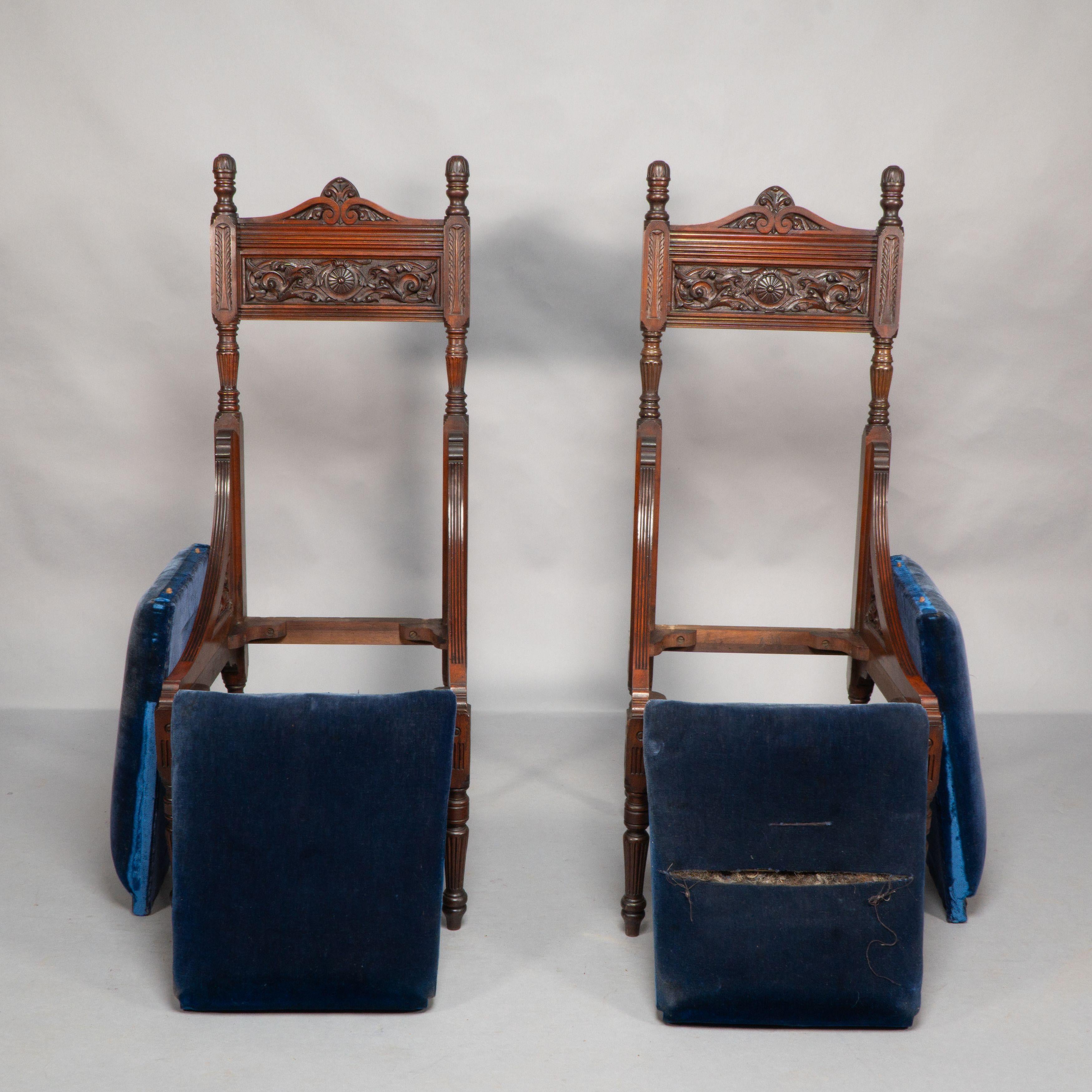 Fin du XIXe siècle Bruce Talbert, attribué. Paire de chaises à dossier de style Aesthetic Movement en vente