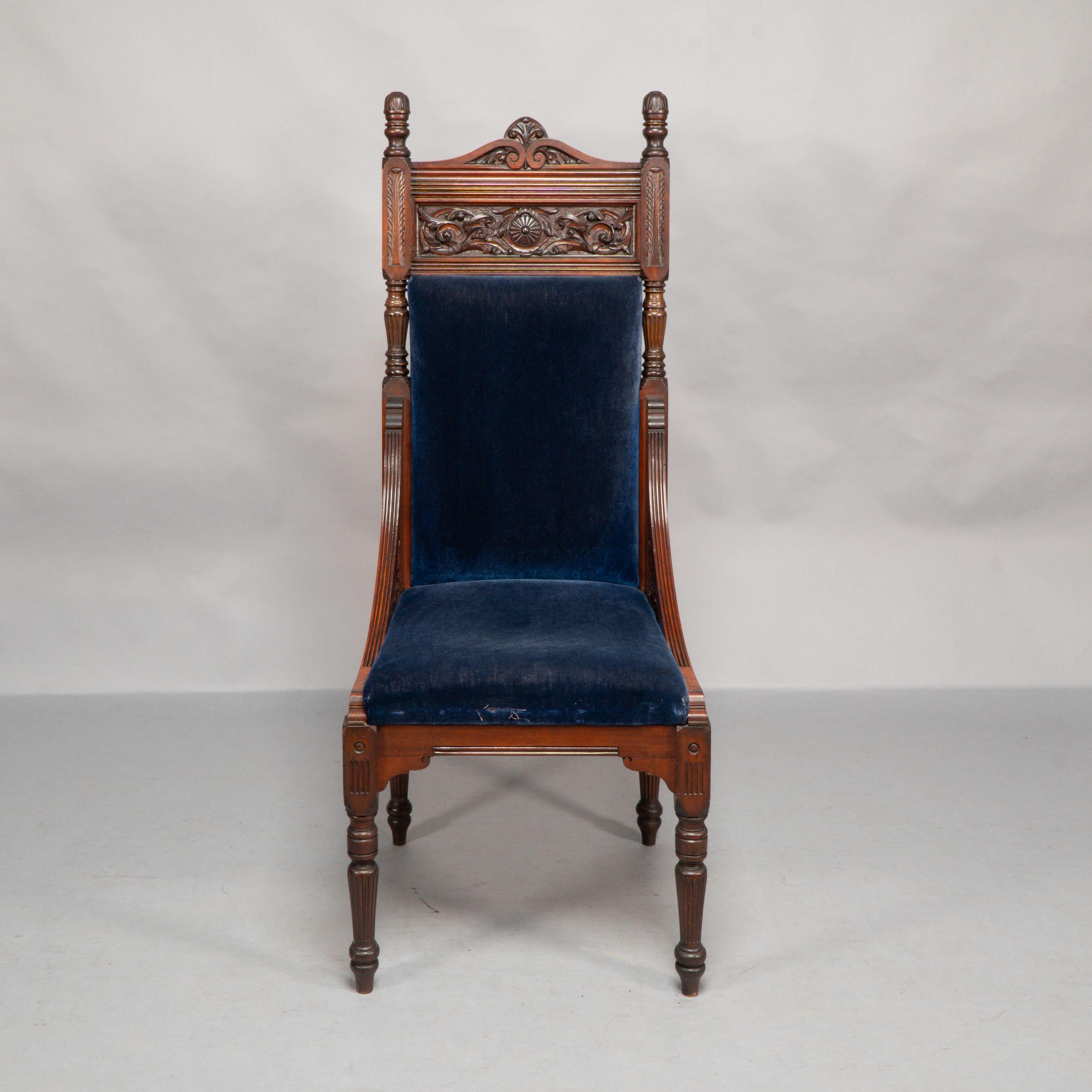 Bruce Talbert, attribué. Paire de chaises à dossier de style Aesthetic Movement en vente 1