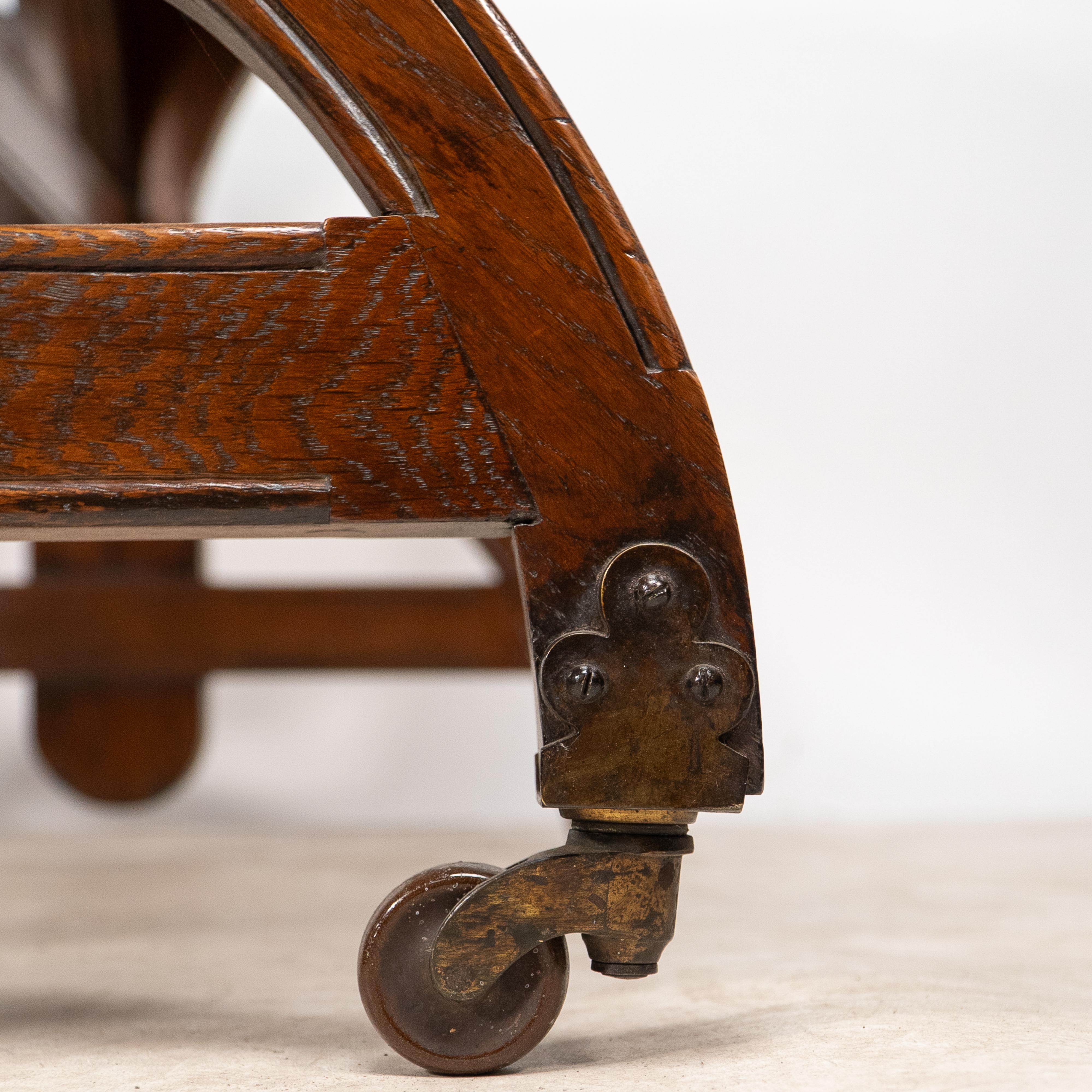 Bruce Talbert attributed for Cox & Sons. A good period Gothic Revival oak desk For Sale 7