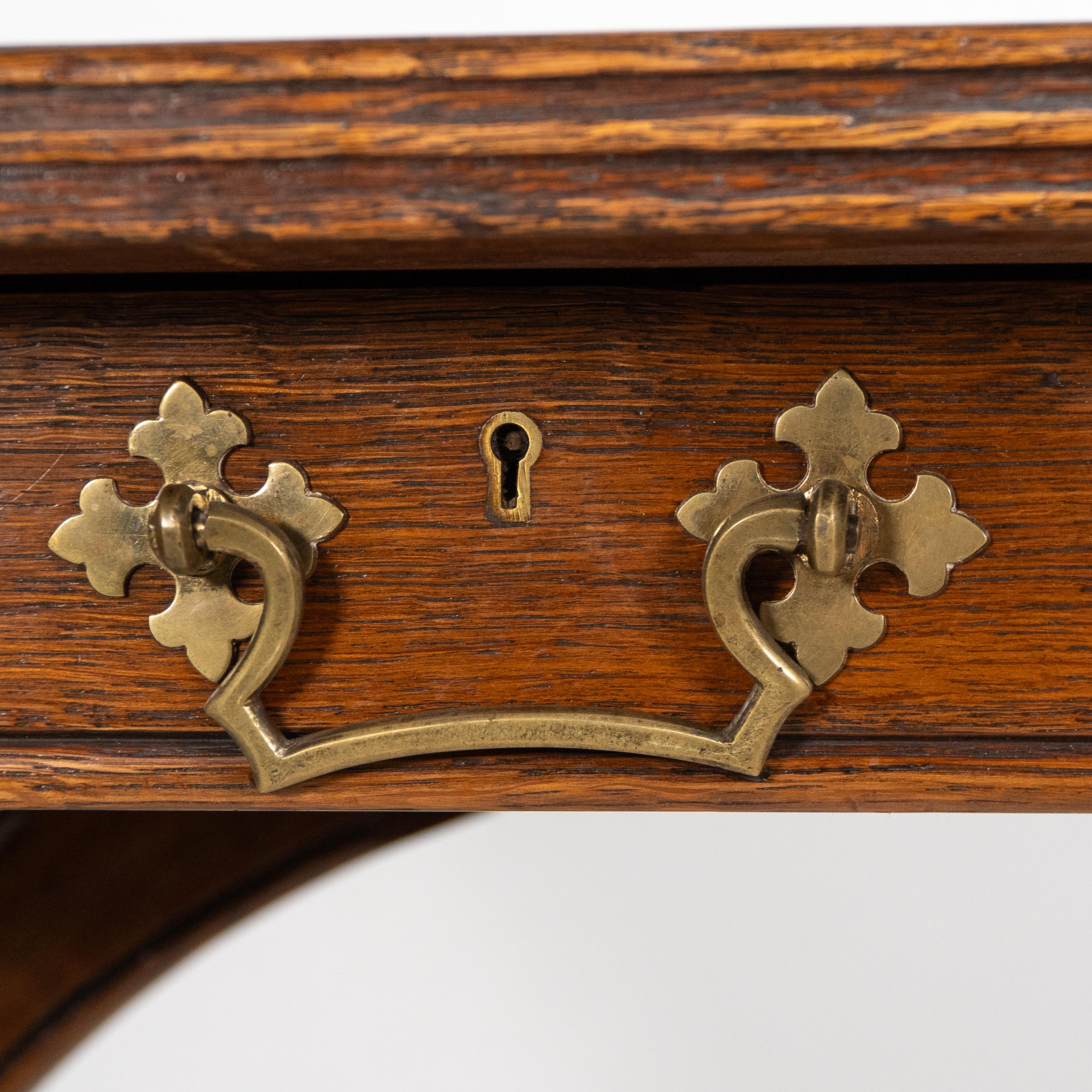 Bruce Talbert attributed for Cox & Sons. A good period Gothic Revival oak desk For Sale 9