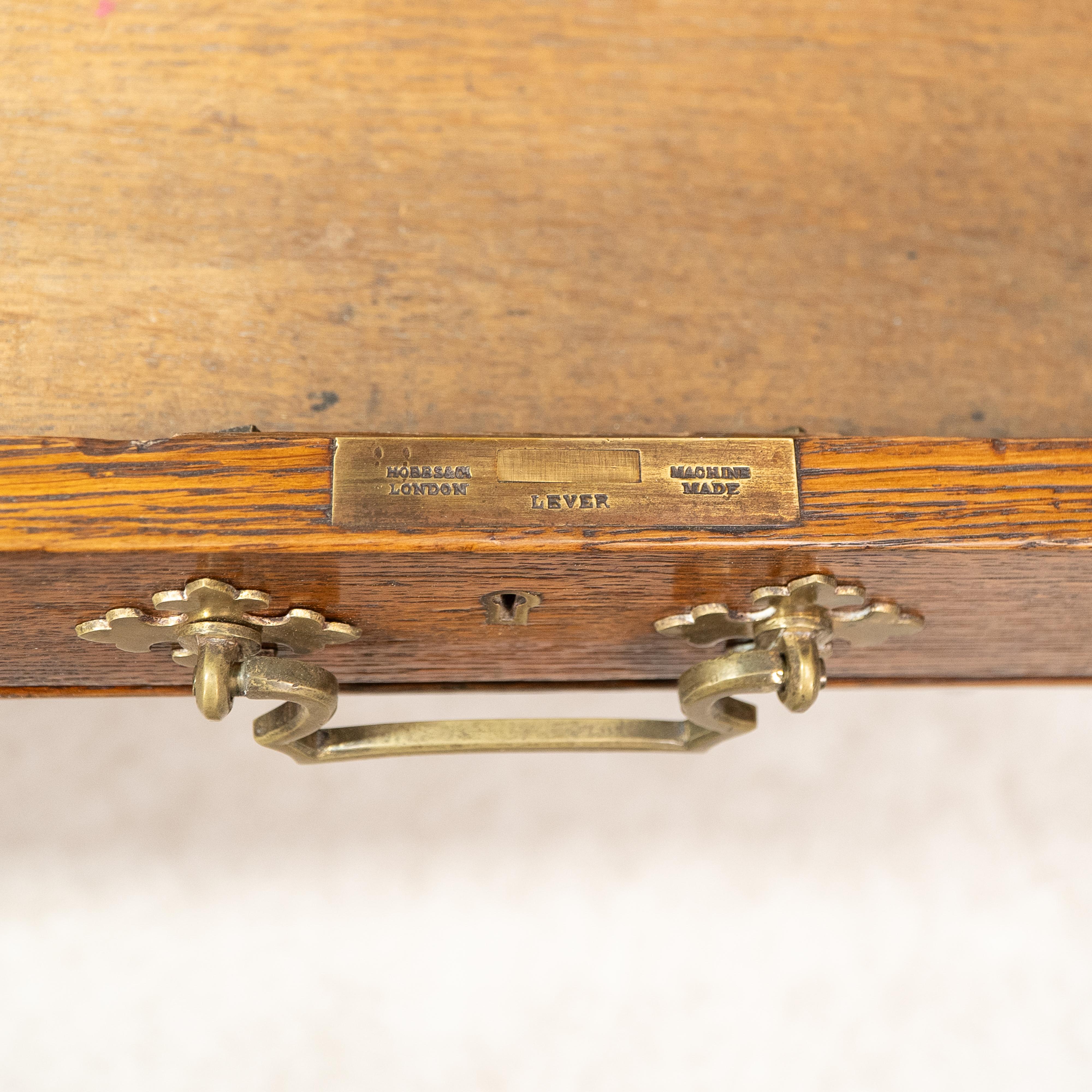 Bruce Talbert attributed for Cox & Sons. A good period Gothic Revival oak desk For Sale 12