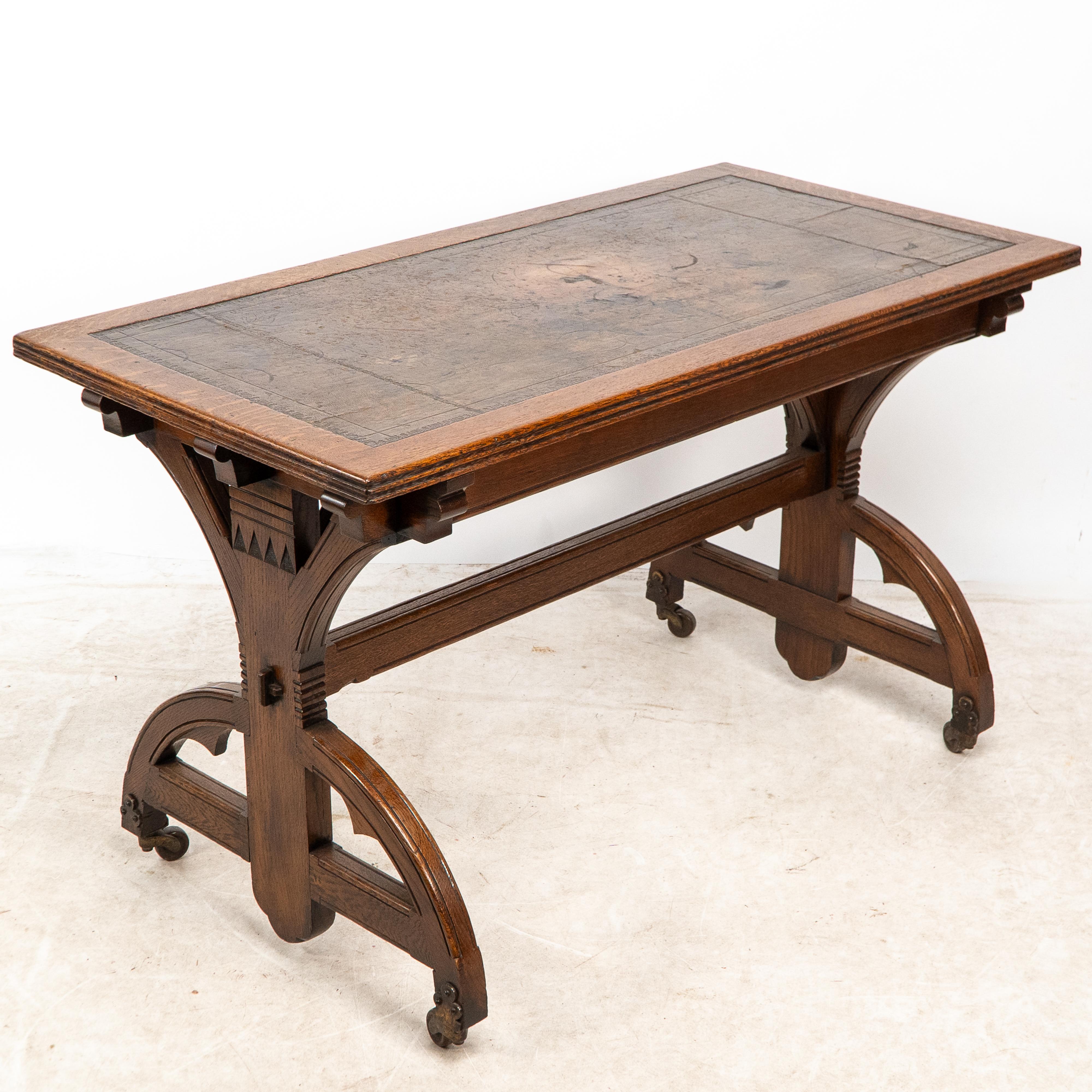Bruce Talbert attributed for Cox & Sons. A good period Gothic Revival oak desk For Sale 2