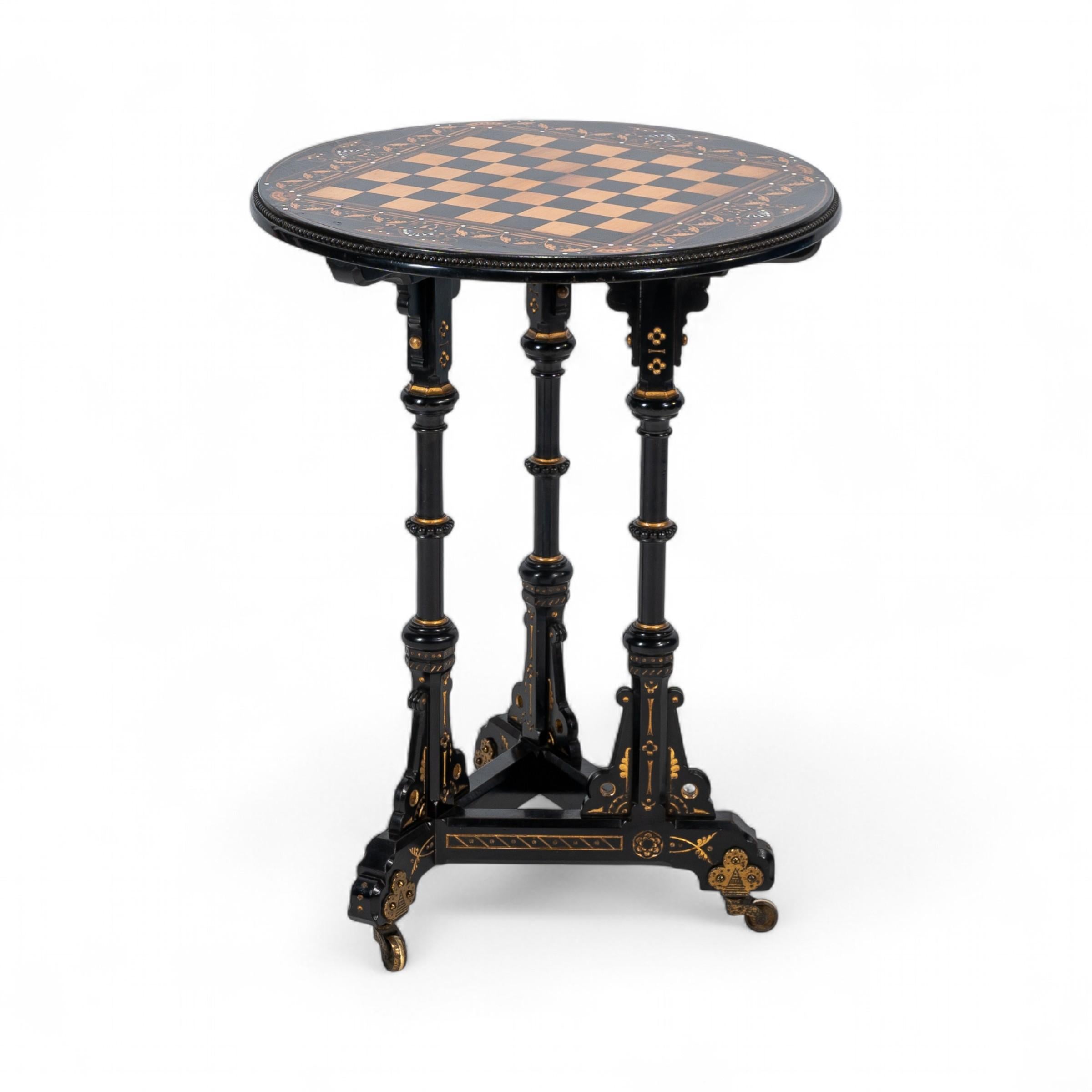 Britannico Bruce Talbert, di Gillows & Co. Tavolo da scacchi Aesthetic Movement in vendita