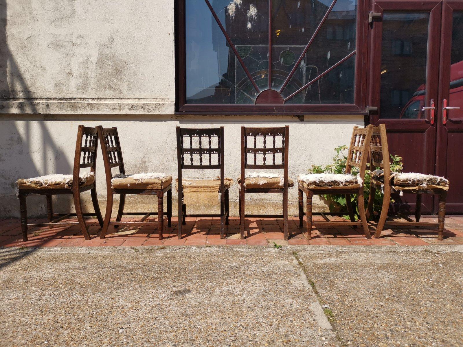 Bruce Talbert, for Gillows Set of 6 English Aesthetic Movement Oak Dining Chairs In Good Condition For Sale In London, GB