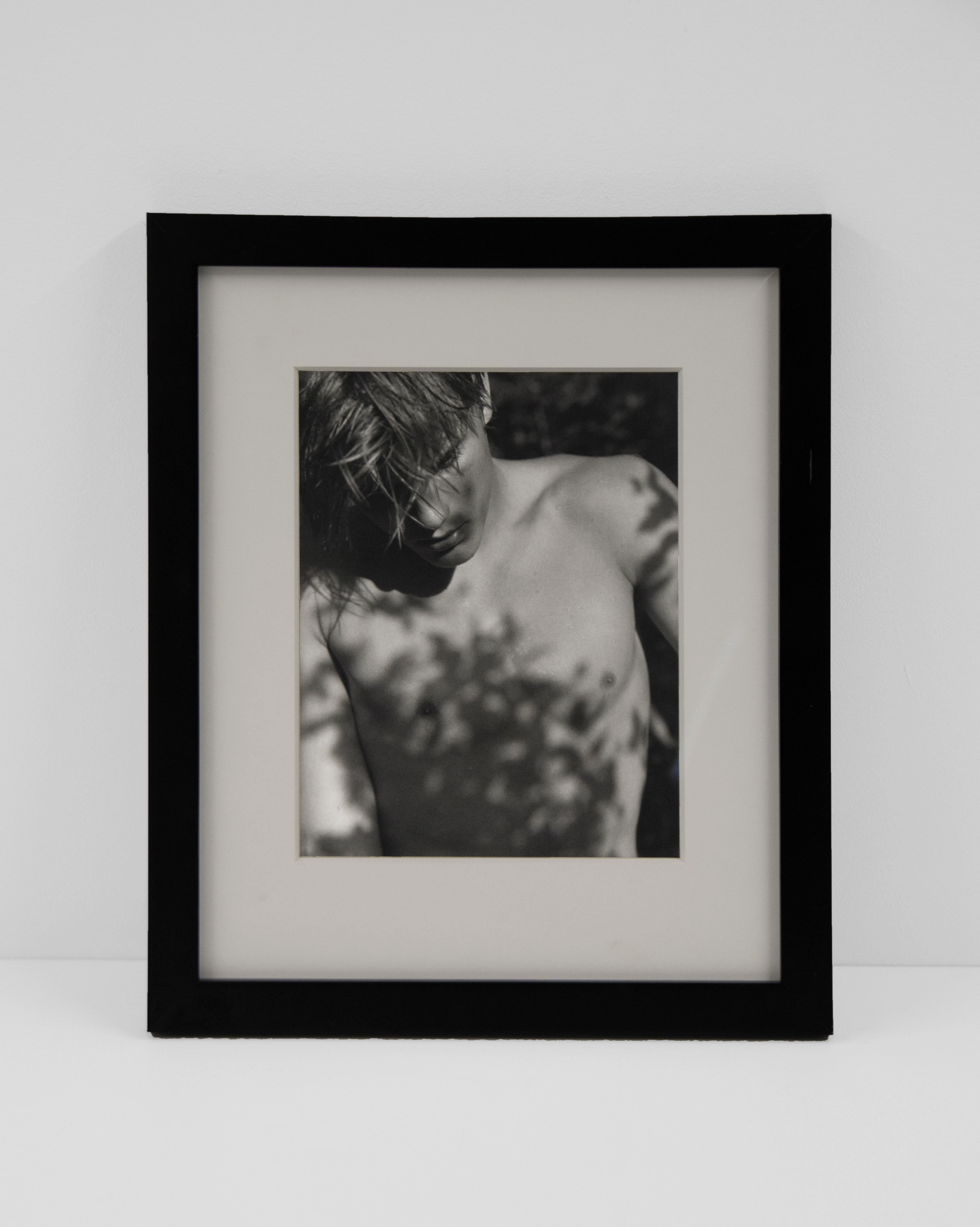 Tom, Parque Adirondack - Photograph Contemporáneo de Bruce Weber