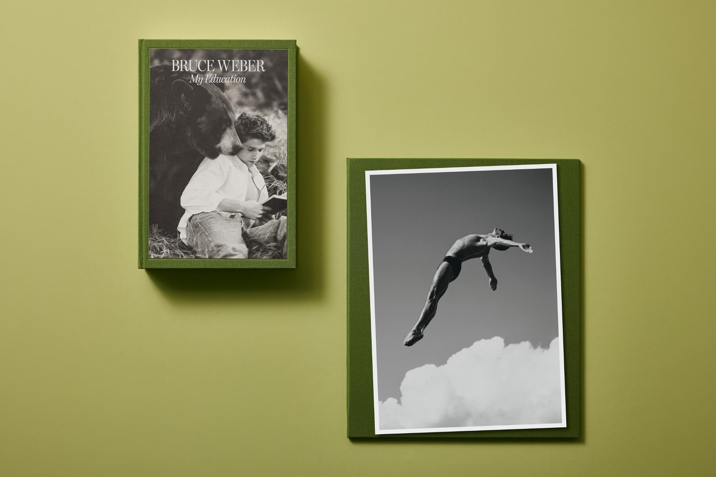 Meine Ausbildung. Limitierter signierter Schwarz-Weiß-Druck, Jeff Aquilon, Hawaii 82 & Buch – Photograph von Bruce Weber