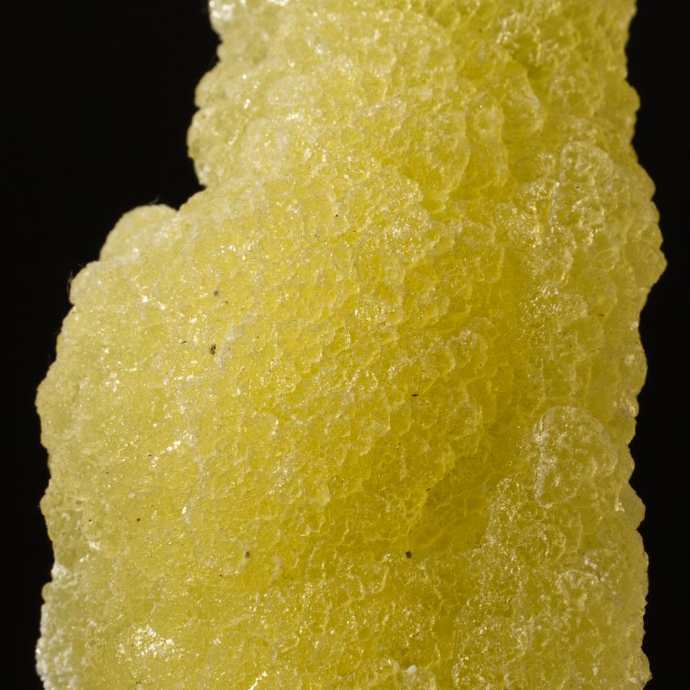 From Qilla (Killa) Saifullah Chrome Mines, northwestern Baluchistan, Pakistan

Large elongated cluster of lustrous transparent-to-translucent lemon-yellow brucite crystals in hemispherical formations.

378.7 grams Measures: 10 x 1.2 x 3 inches.