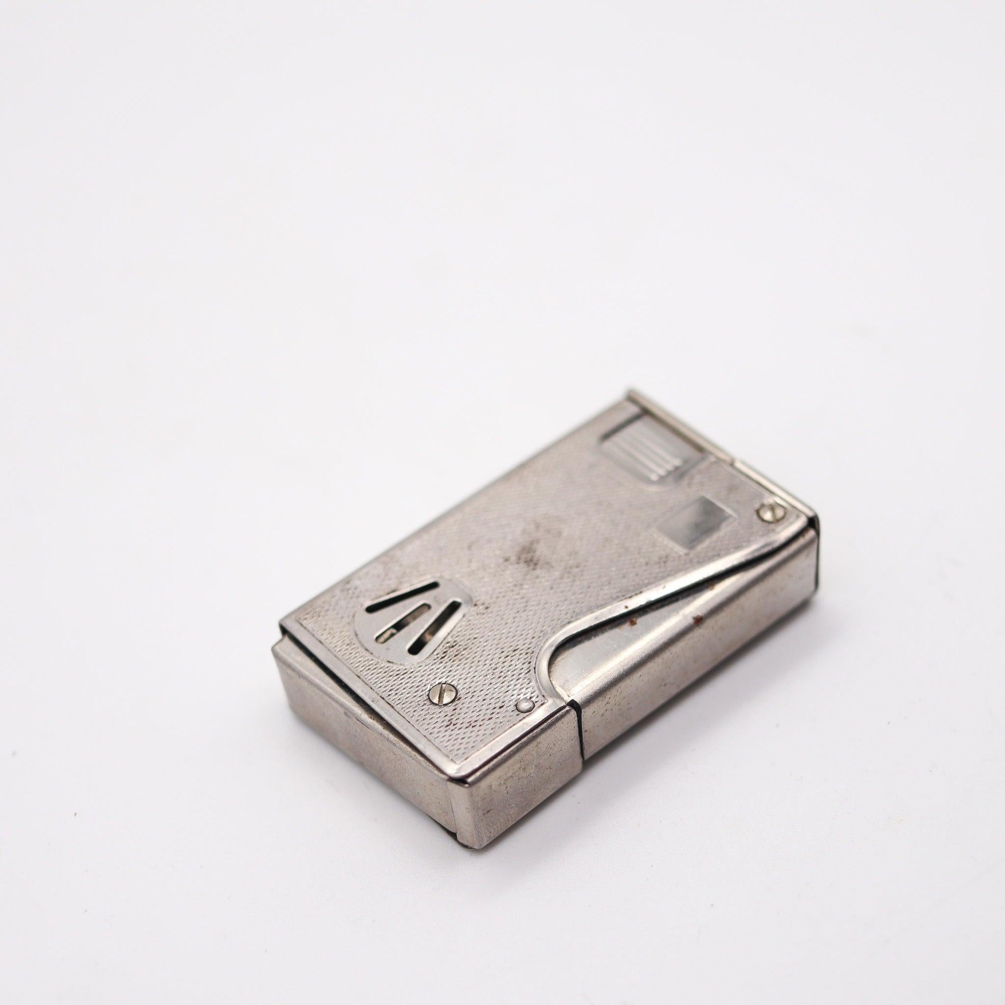 Metà XX secolo BRUDER EISERT Austria 1950 Superior Semi Automatic Squeeze Lighter In Chromed in vendita