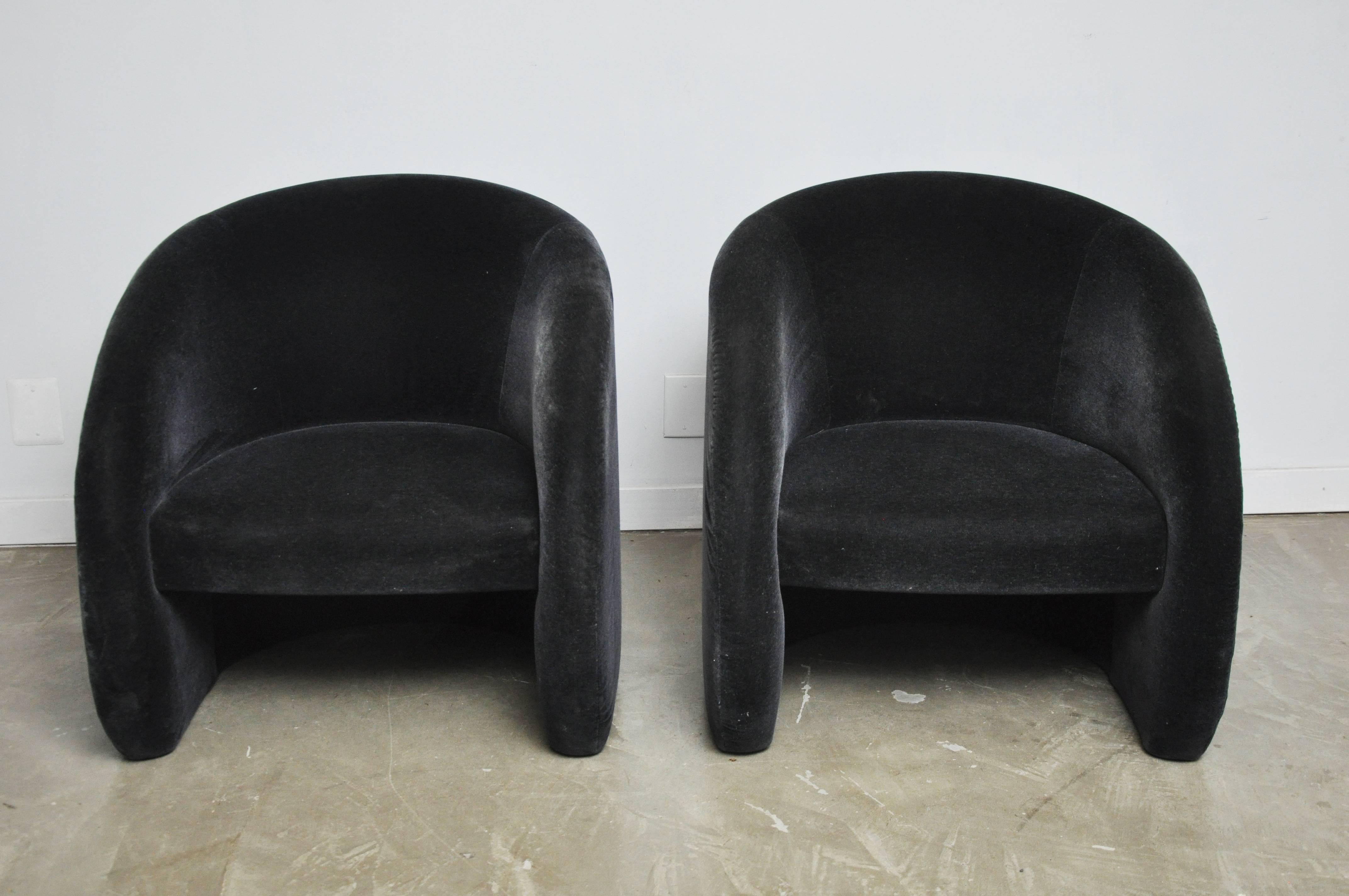 Brueton Barrel Lounge Chairs in Black Mohair 2