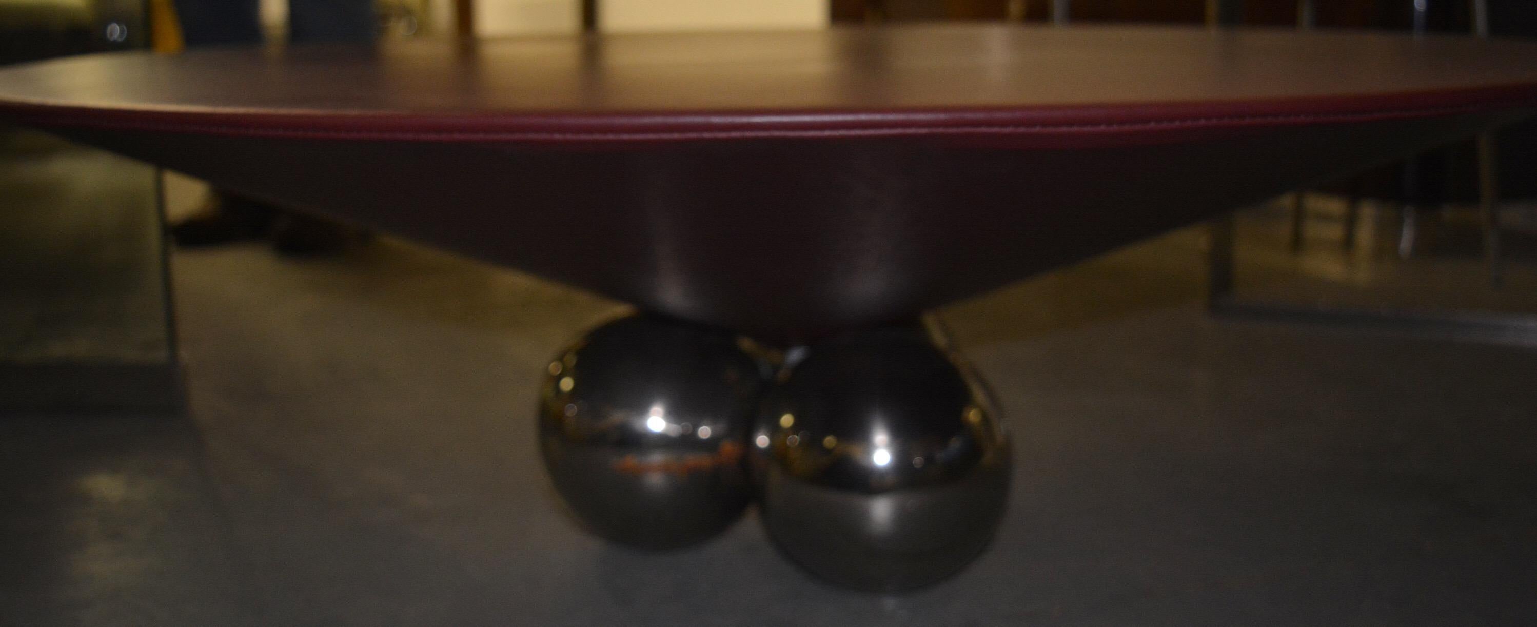 Brueton Bocci Coffee Table Cordovan Leather Floating Steel Orbs 1980s Memphis  In Good Condition In Brooklyn, NY