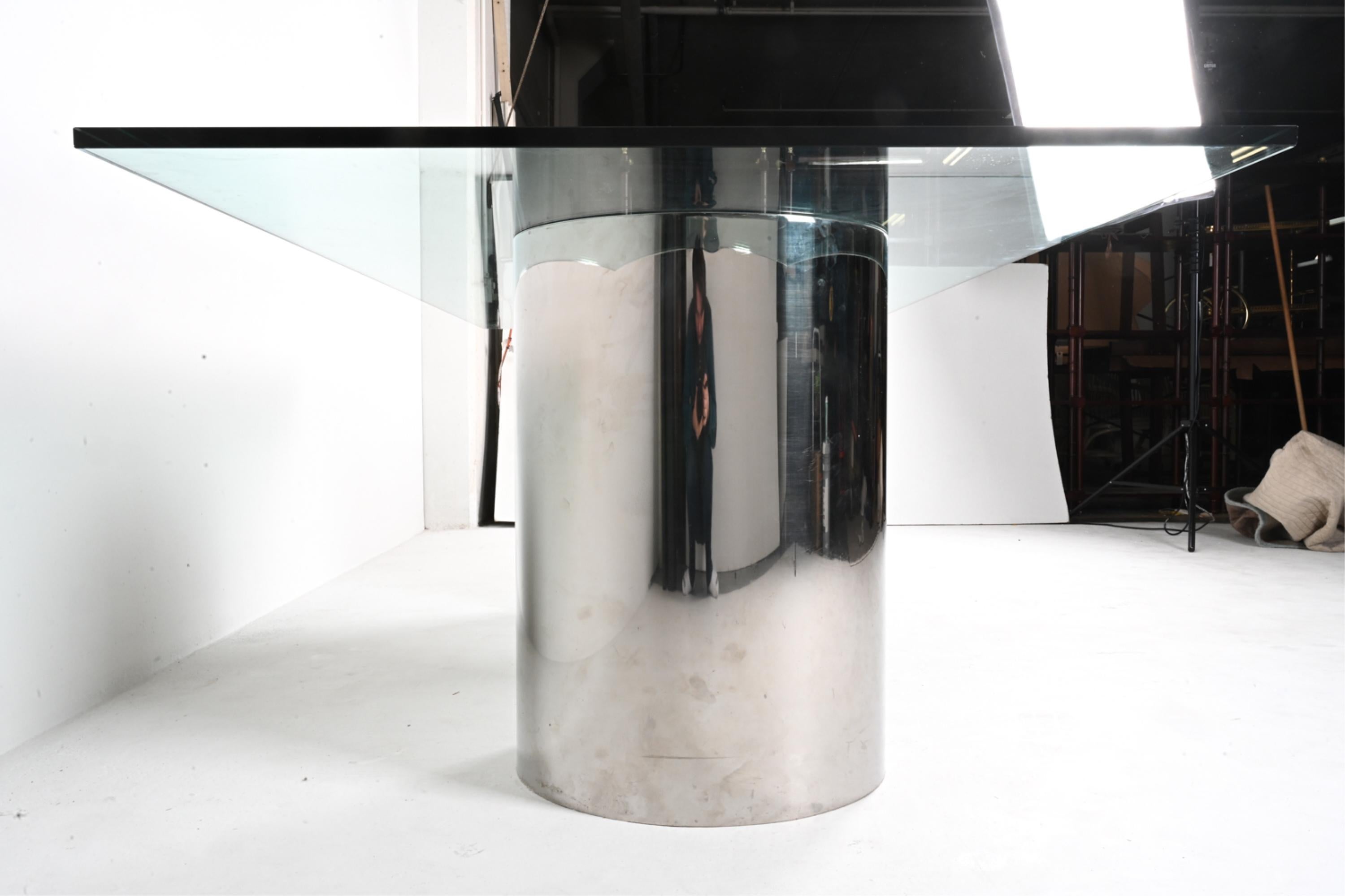 Esstisch „DT Drum“ von Brueton aus poliertem Stahl und gehärtetem Glas, ca. 1970er Jahre im Angebot 3