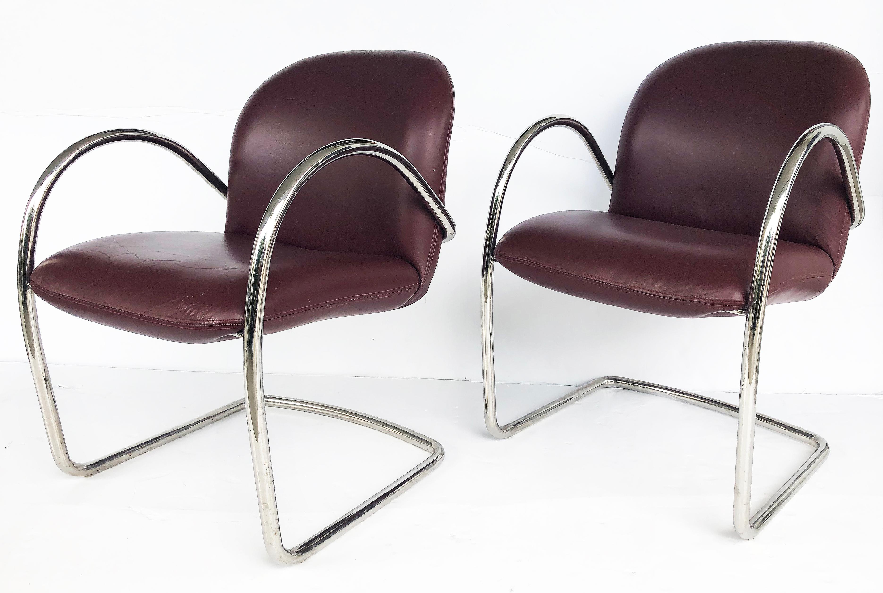 Moderne Chaises cantilever en cuir et en acier inoxydable Brueton, ensemble de 8 pièces en vente