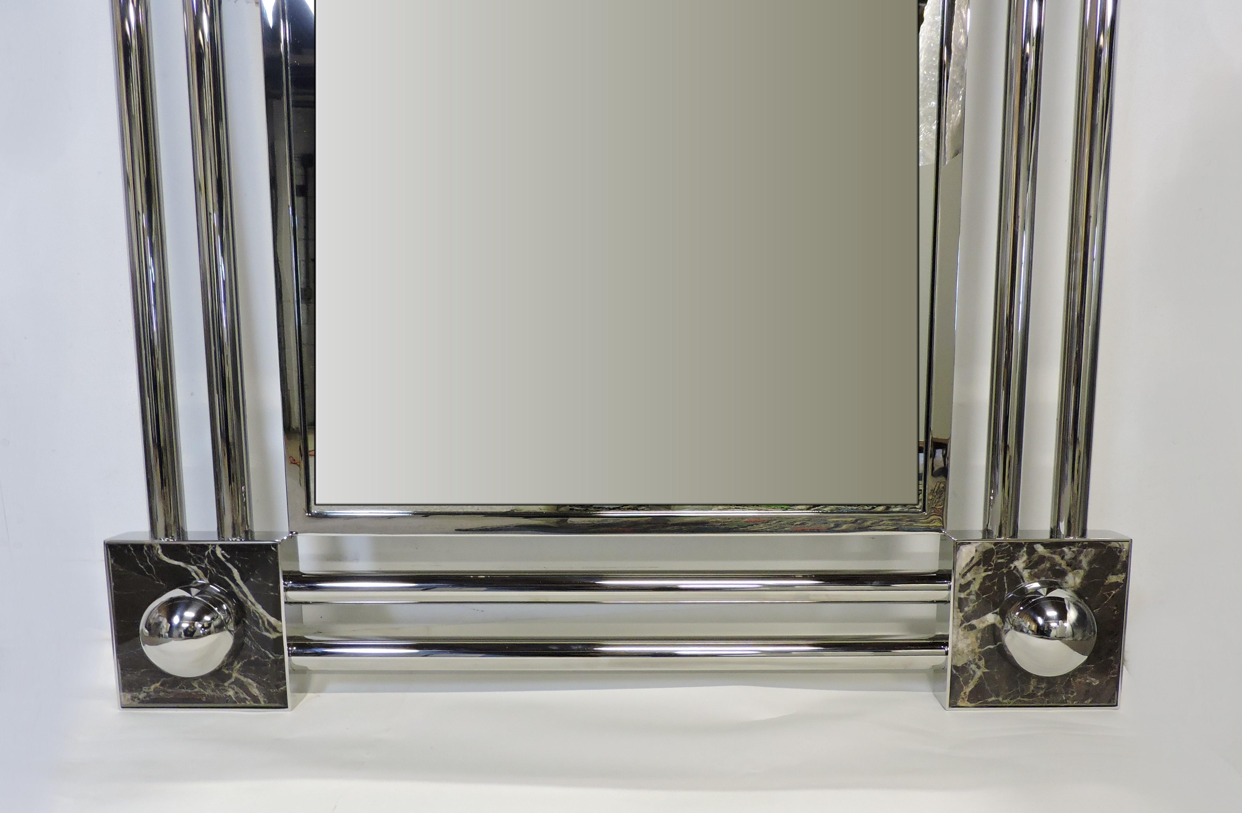 Postmoderne Miroir post-moderne Brueton Reflection en acier inoxydable et marbre de J. Wade Beam en vente