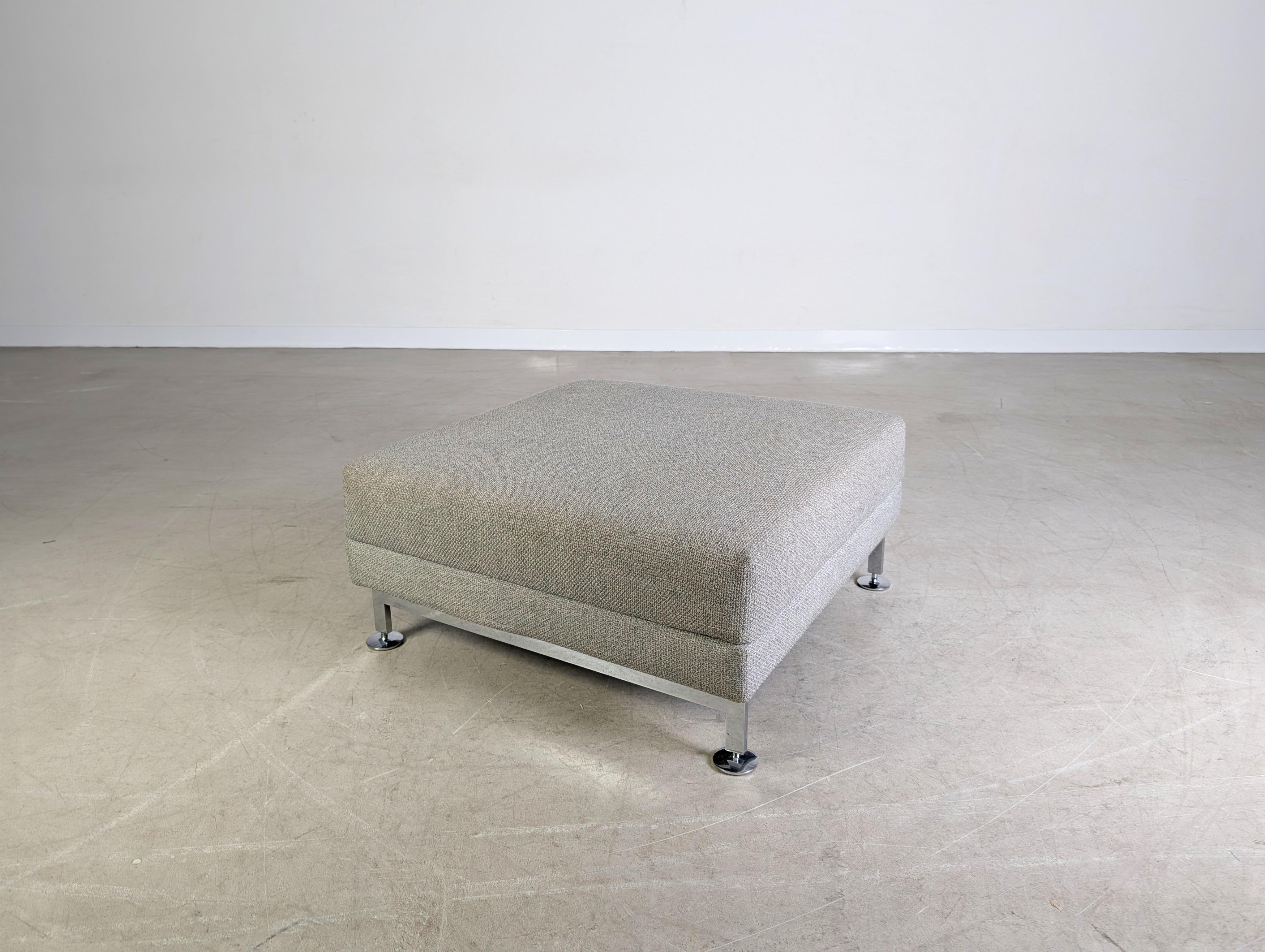 Brühl Moule large Hocker Ottoman Fußablage Fußhocker grau Bon état - En vente à Berlin, DE