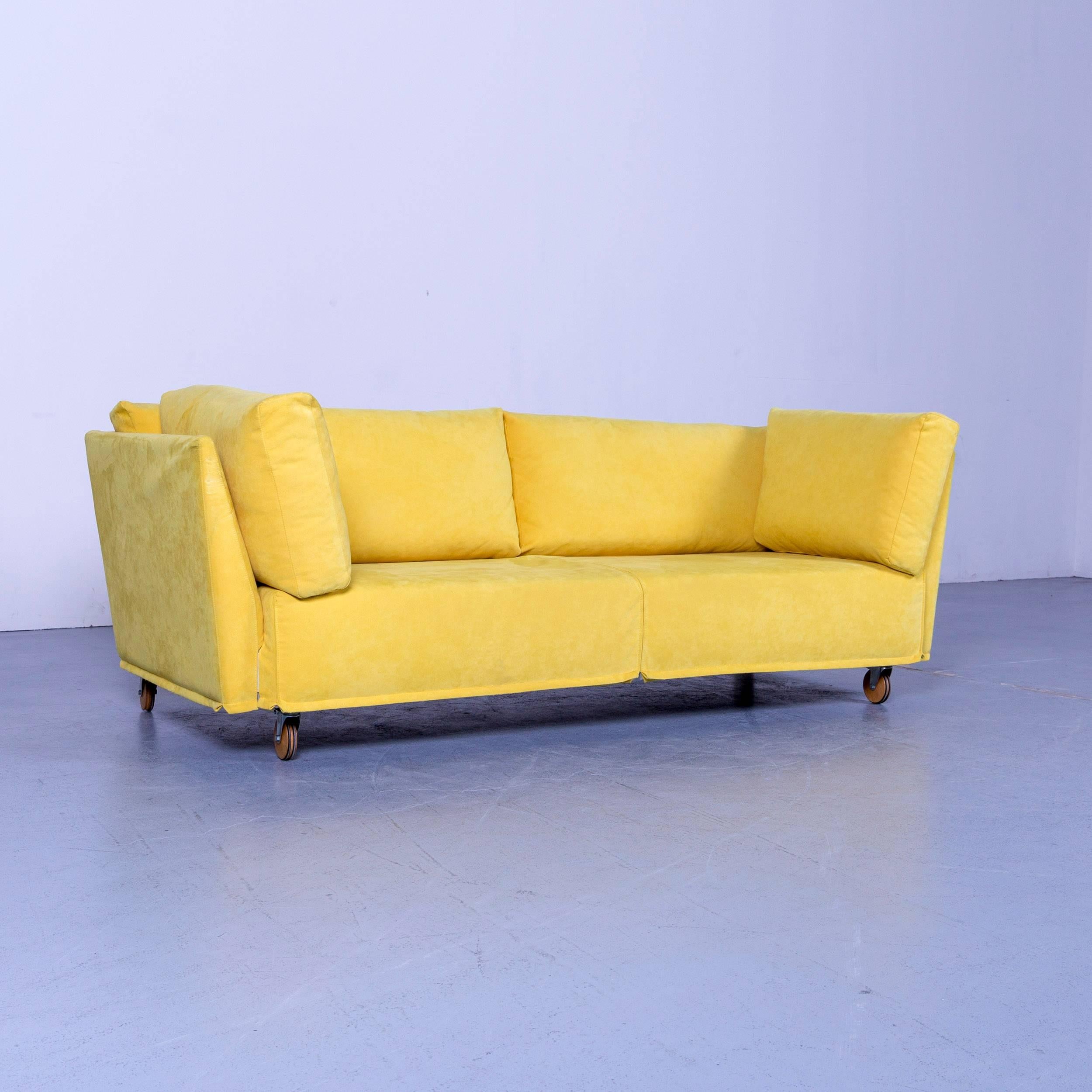 Wir präsentieren Ihnen ein Brühl & Sippold Karussell-Stoffsofa dreisitzig gelb.




















     