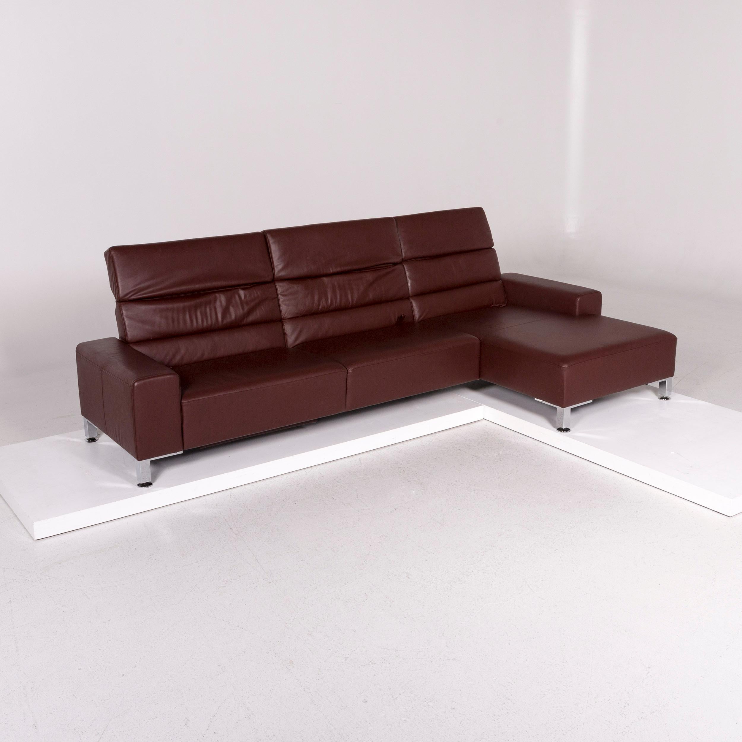 We bring to you a Brühl & Sippold leather corner sofa Bordeaux dark red auburn sofa function couch.

 

 Product measurements in centimeters:
 

Depth 92
Width 300
Height 114
Seat-height 41
Rest-height 53
Seat-depth 60
Seat-width