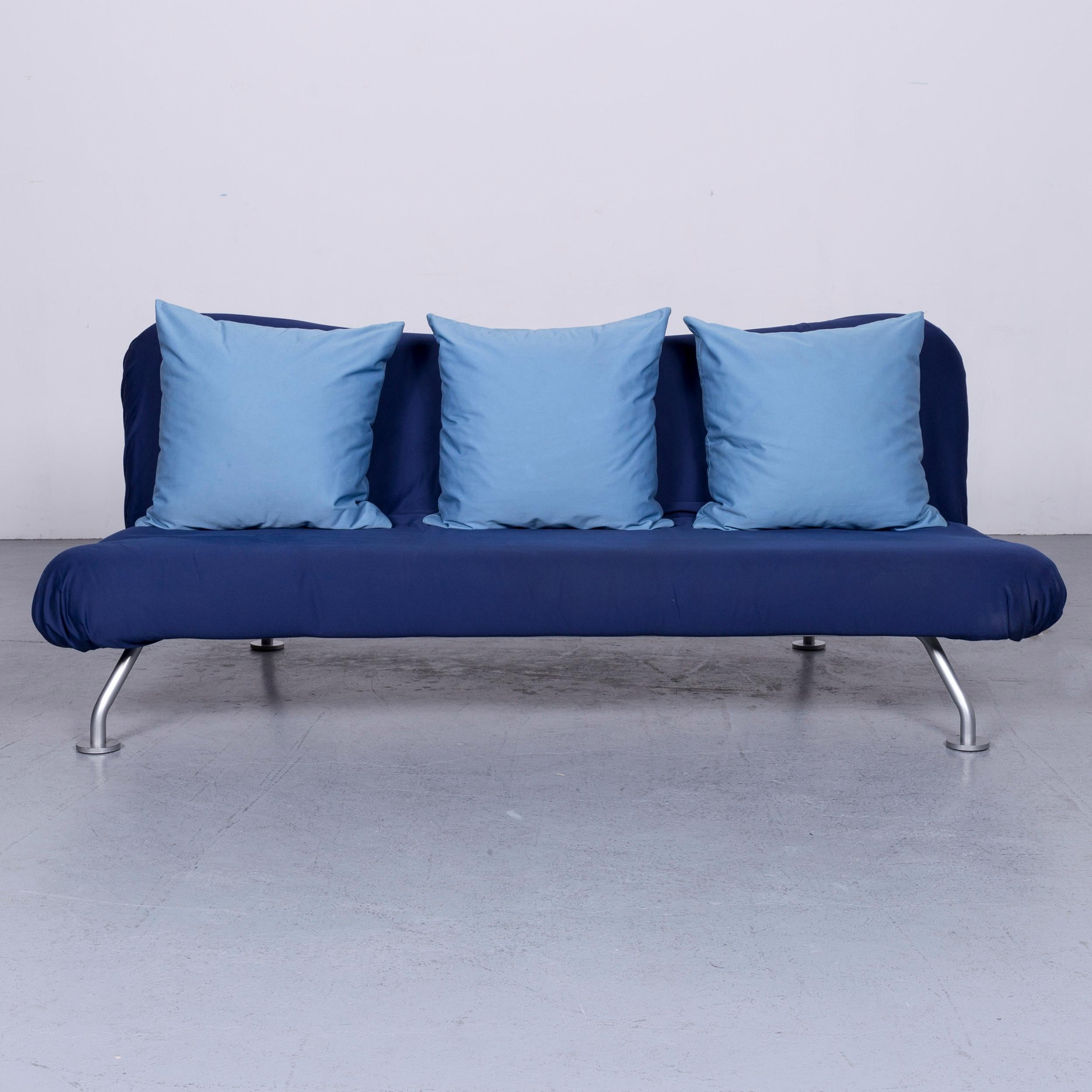 We bring to you a Brühl & Sippold more designer fabric sofa blue three-seat couch with function.
















   