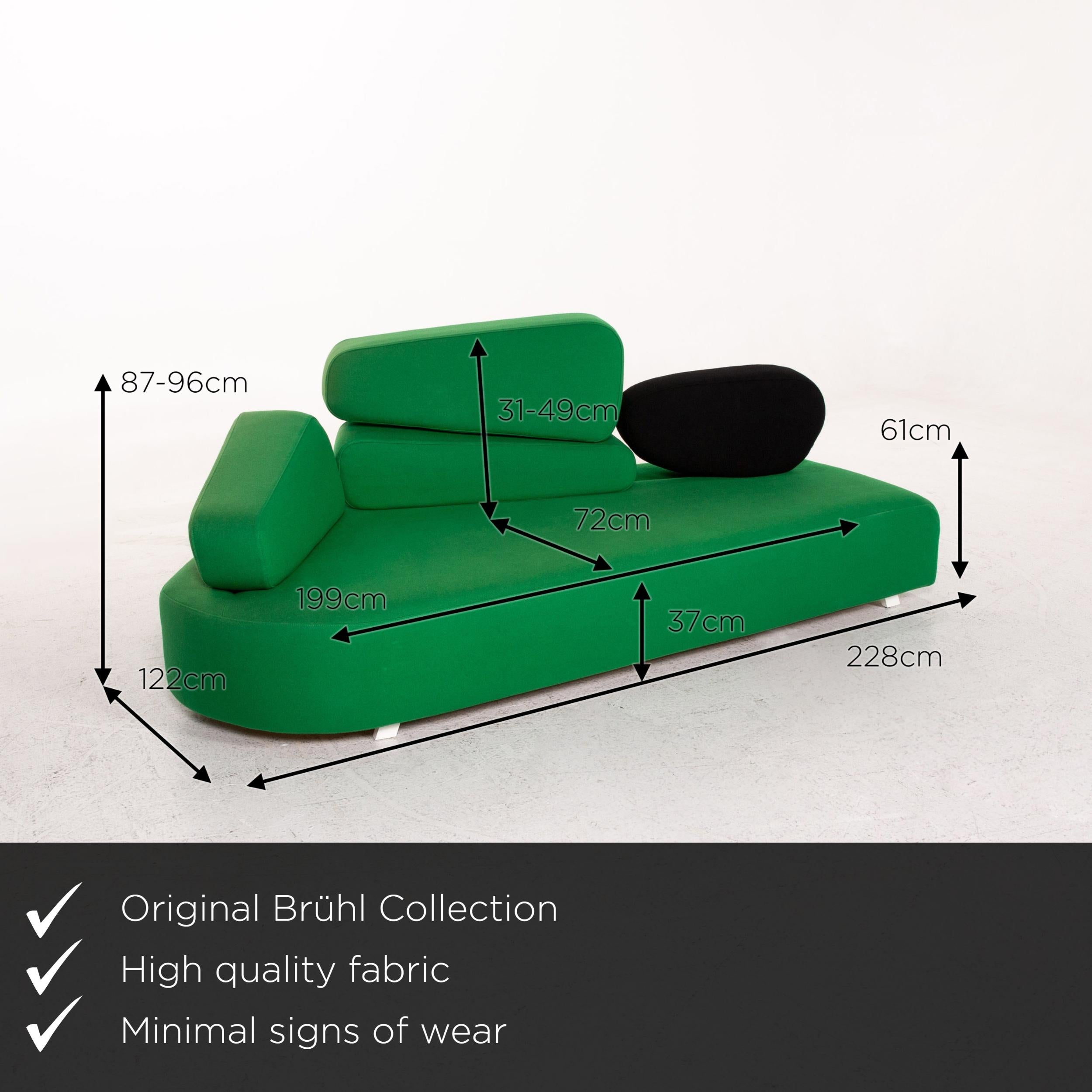 We present to you a Brühl & Sippold Mosspink fabric sofa set green 1 three-seat 1 stool.

 

 Product measurements in centimeters:
 

Depth 122
Width 228
Height 96
Seat height 37
Rest height 61
Seat depth 72
Seat width 199
Back height