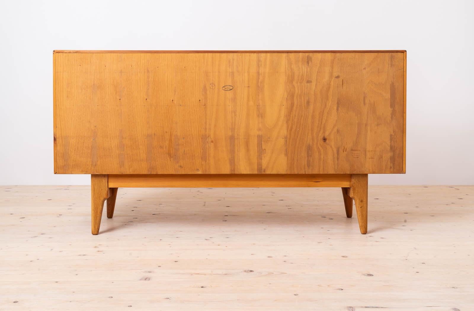 Credenza in teak Bruksbo, design scandinavo e moderno di metà secolo senza tempo in vendita 3