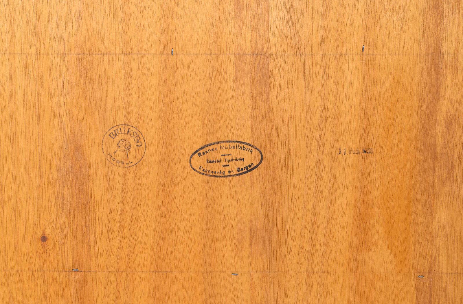 Credenza in teak Bruksbo, design scandinavo e moderno di metà secolo senza tempo in vendita 4