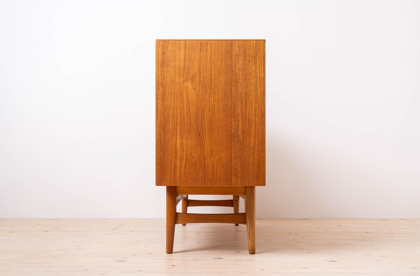 Credenza in teak Bruksbo, design scandinavo e moderno di metà secolo senza tempo In condizioni buone in vendita a Wrocław, Poland