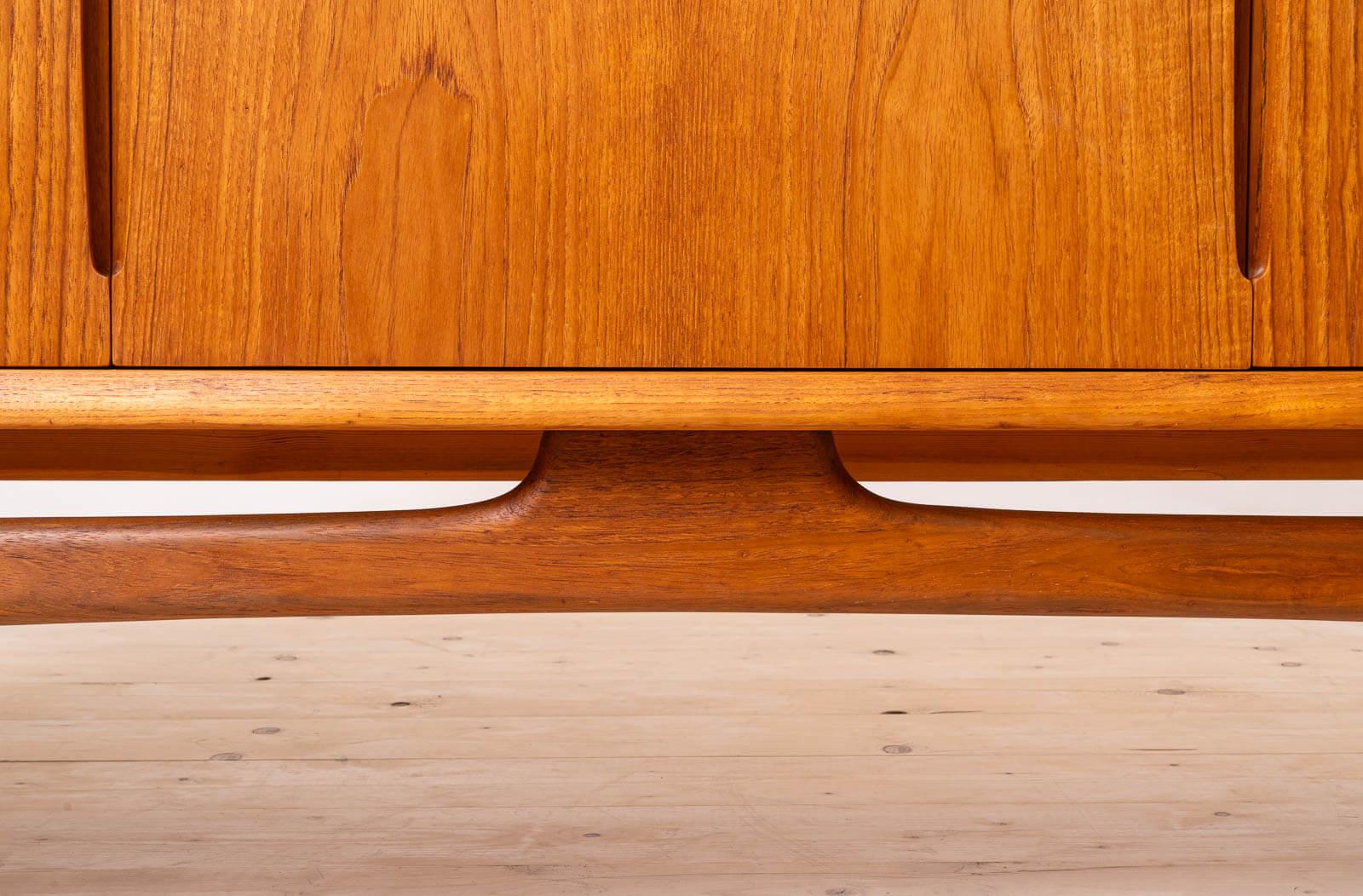 Credenza in teak Bruksbo, design scandinavo e moderno di metà secolo senza tempo in vendita 1