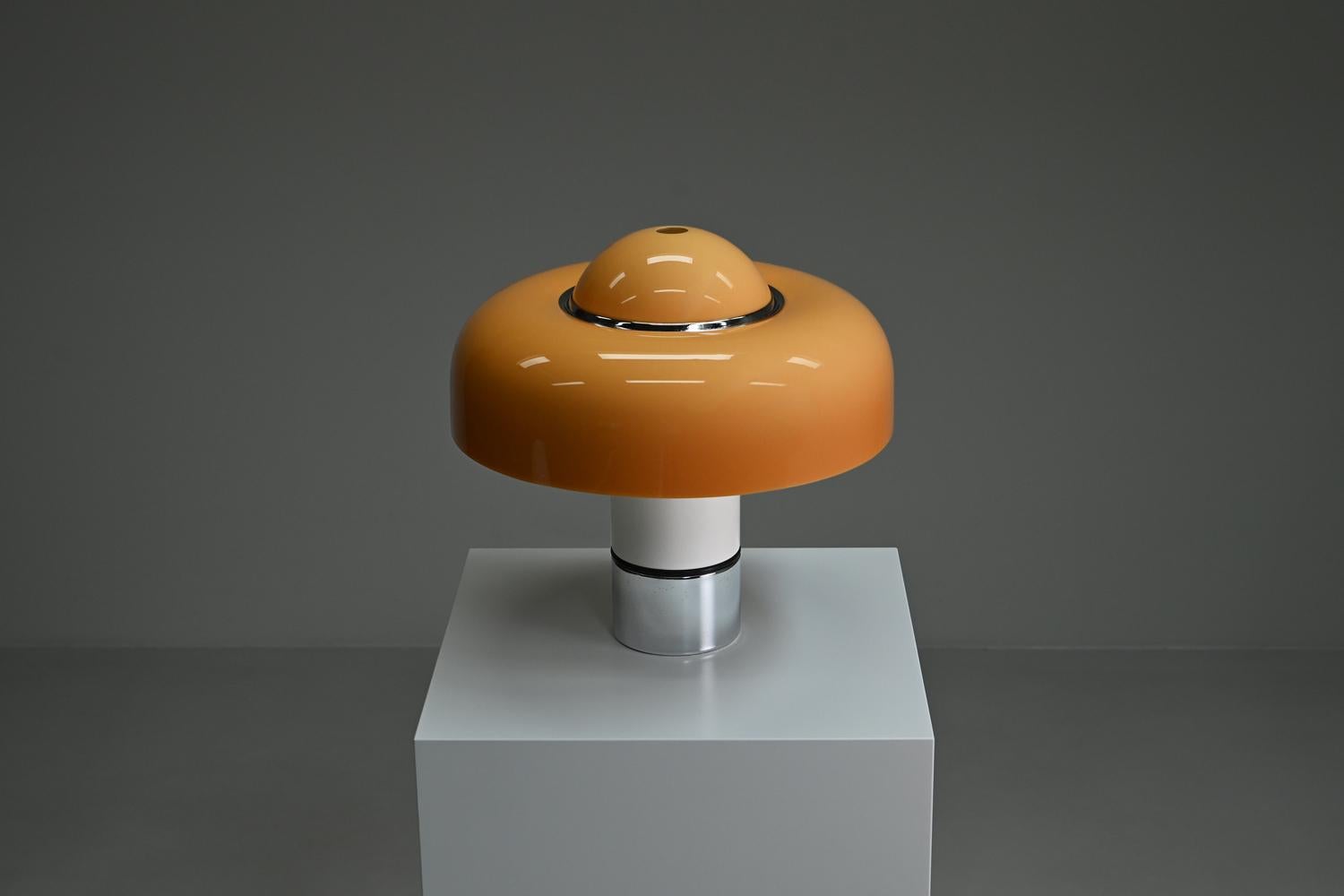 Italian Brumbry table lamp by Luigi Massoni for Harvey Guzzini, 1960s Italy. For Sale