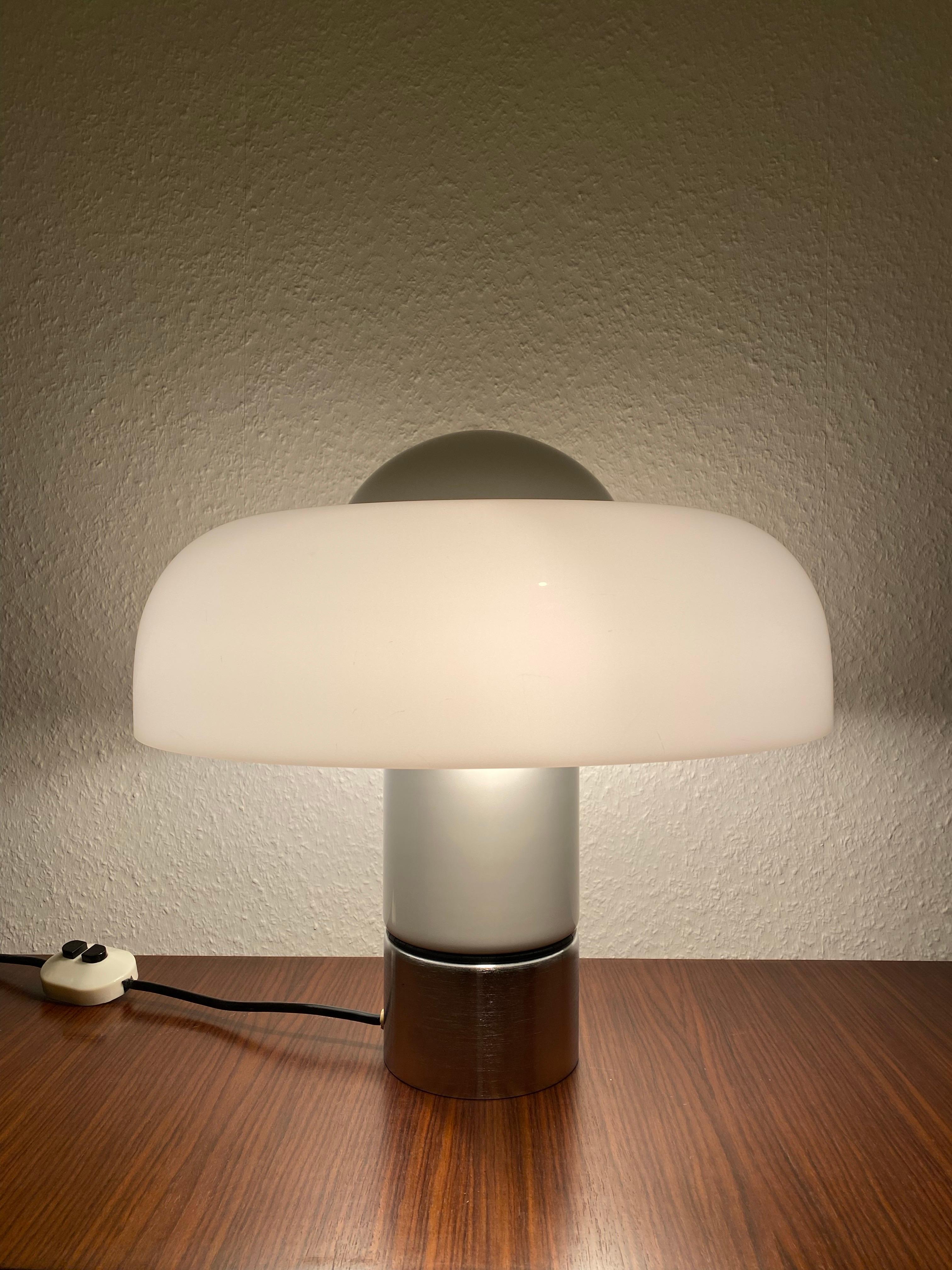 Italian Brumbry Tablelamp from Luigi Massoni for Meblo/Harvey Guzzini 1970s Space Age