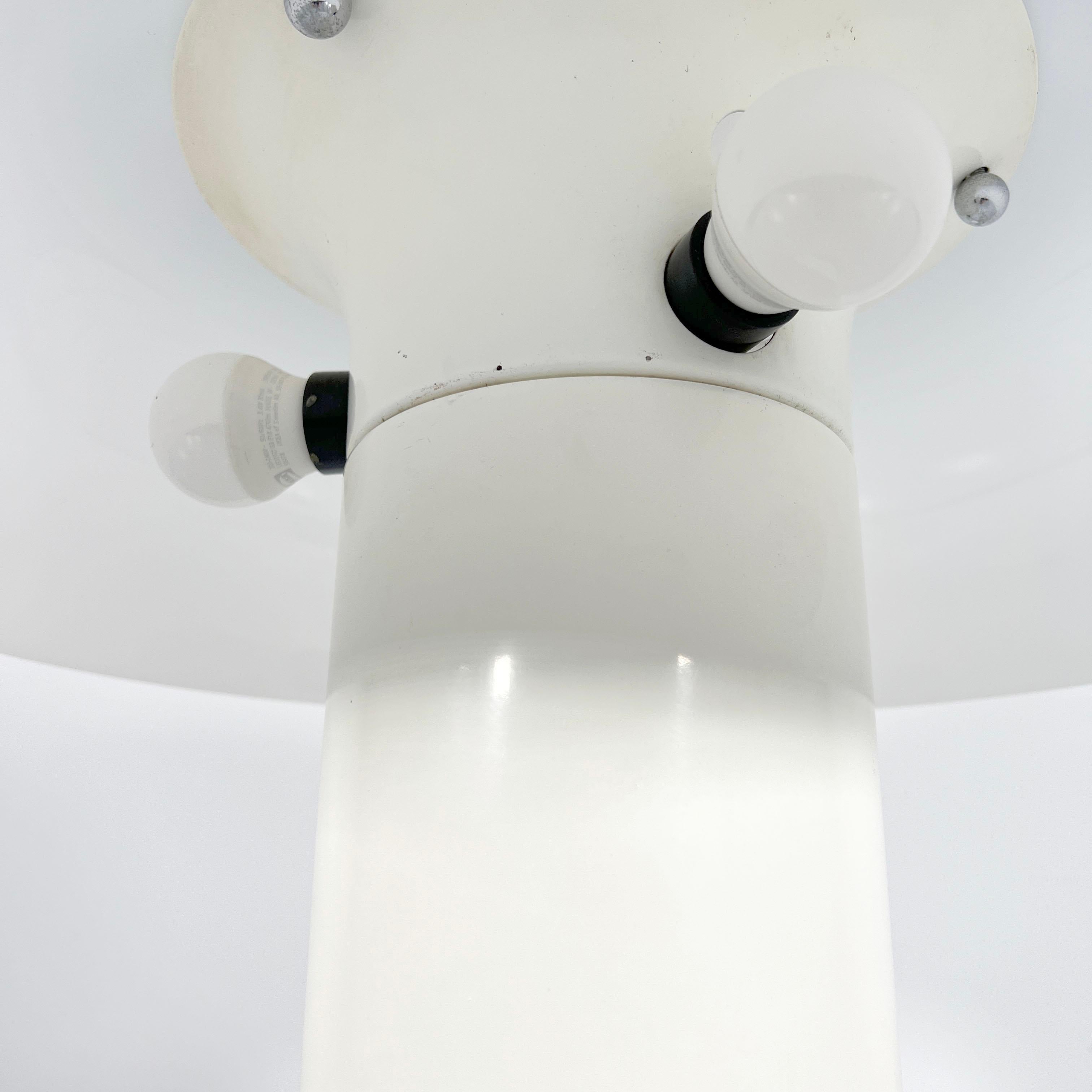 Brumbury Table Lamp by Luigi Massoni for Guzzini, 1970s For Sale 4