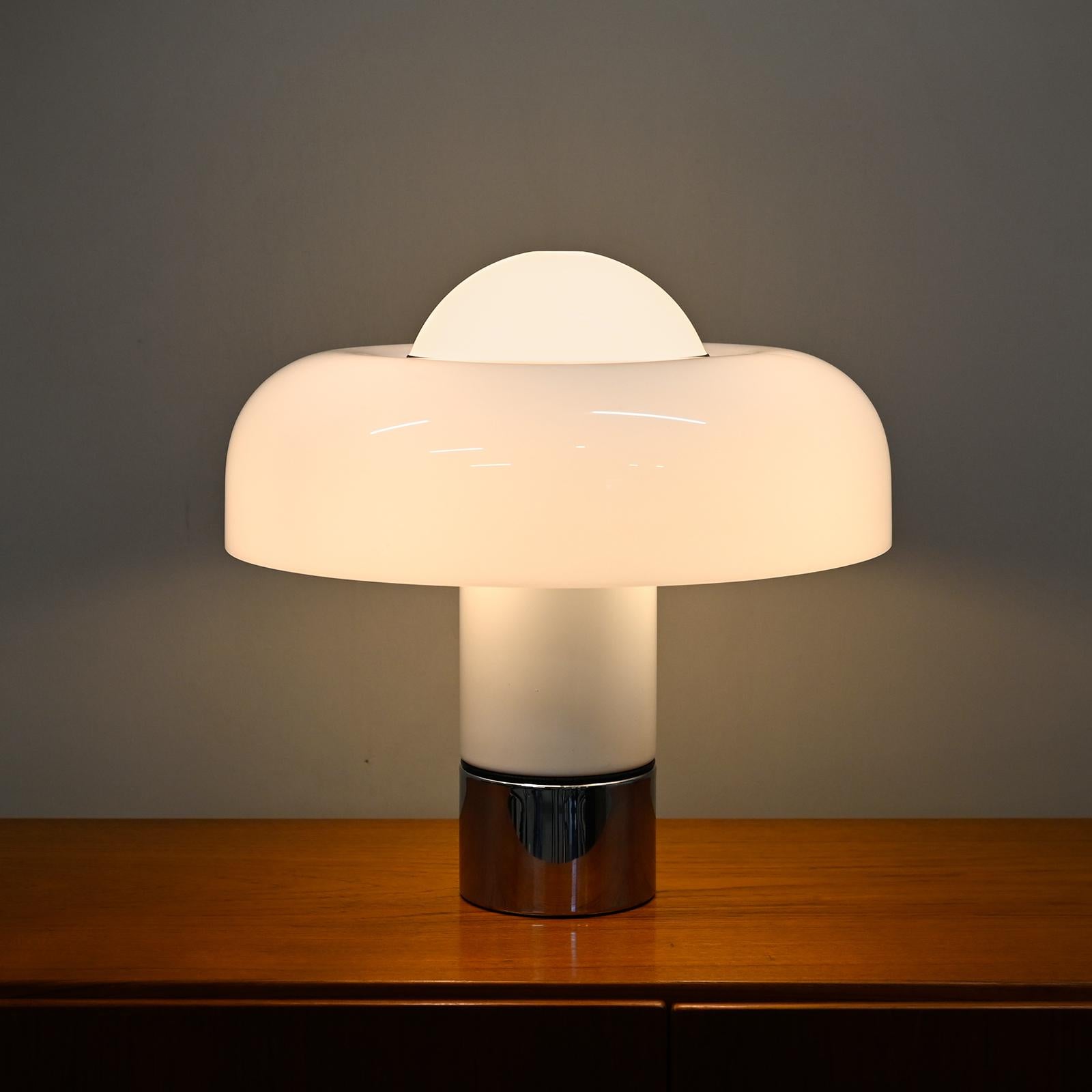 Late 20th Century Brumbury Table Lamp chrome and white by Luigi Massoni for Guzzini Italy, 1970s