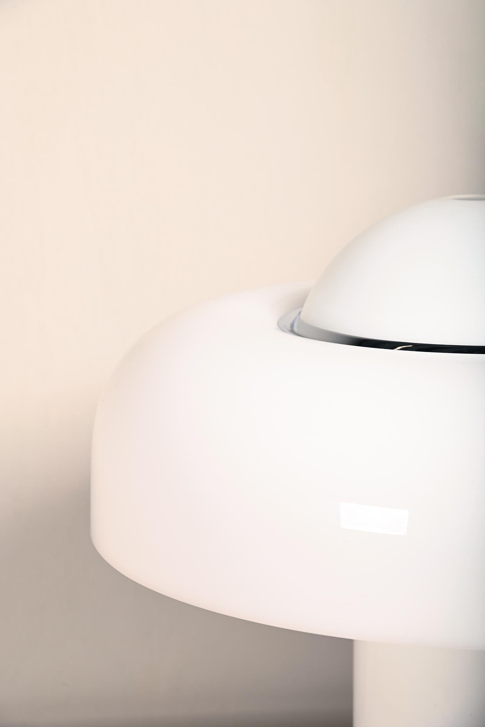 Brumbury Table Lamp chrome and white by Luigi Massoni for Guzzini Italy, 1970s 1