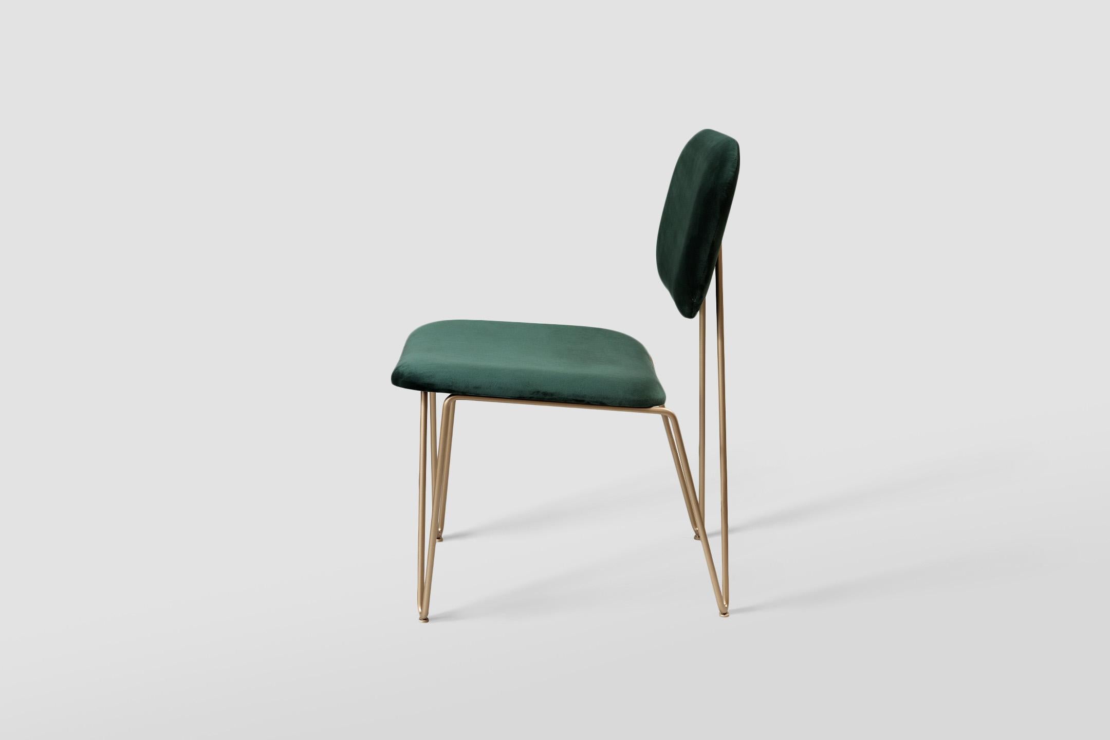 Moderne Chaise minimalisteBruna en acier peint et velours tissé à la main en vente