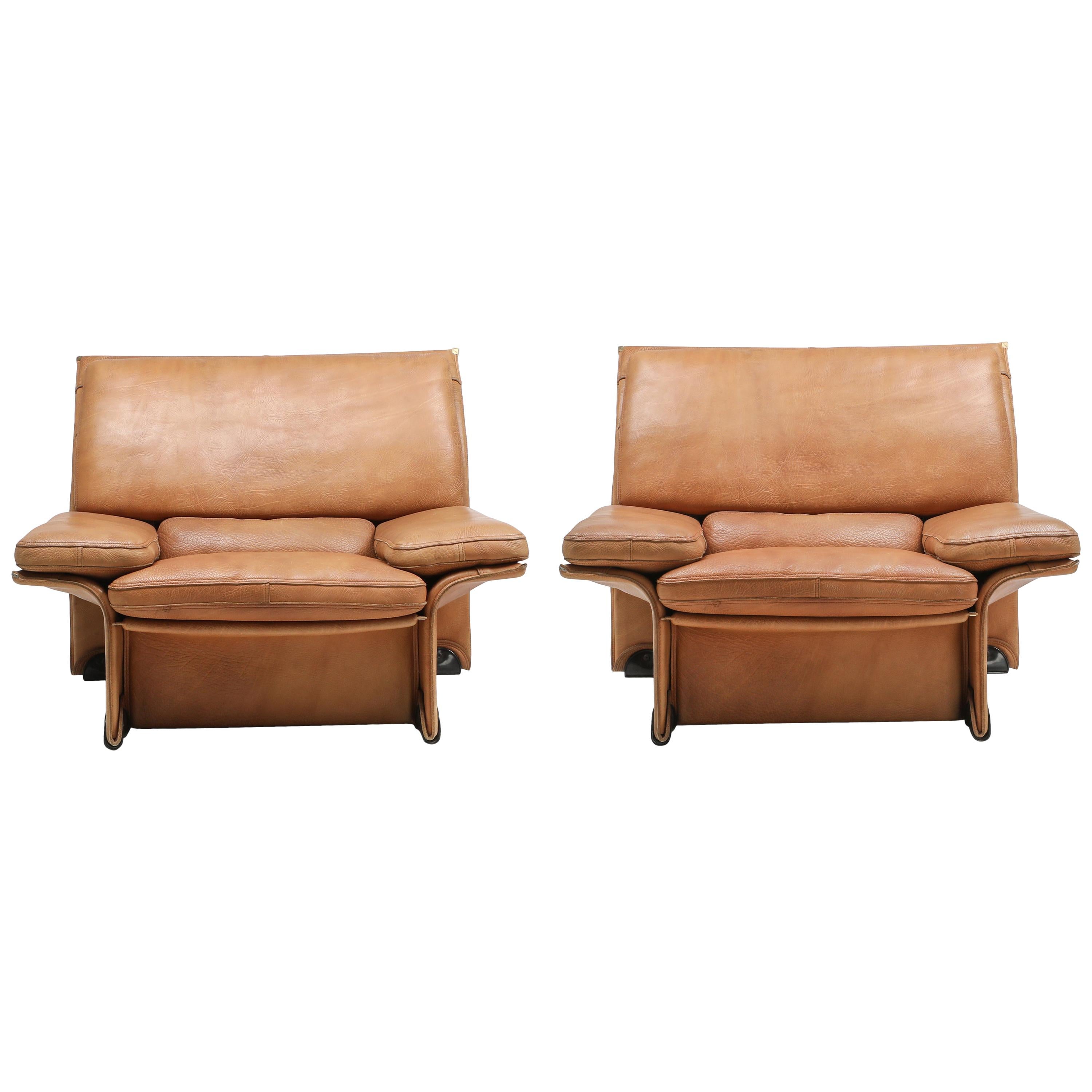 Buffalo leather, designed by Ammannati & Vitelli, 1976 for Brunati, Italy.
This pair of lounge chairs combines great design, the best quality of materials and amazing comfort.
Fits well in a Scandinavian of Brazilian modern interior or even a more
