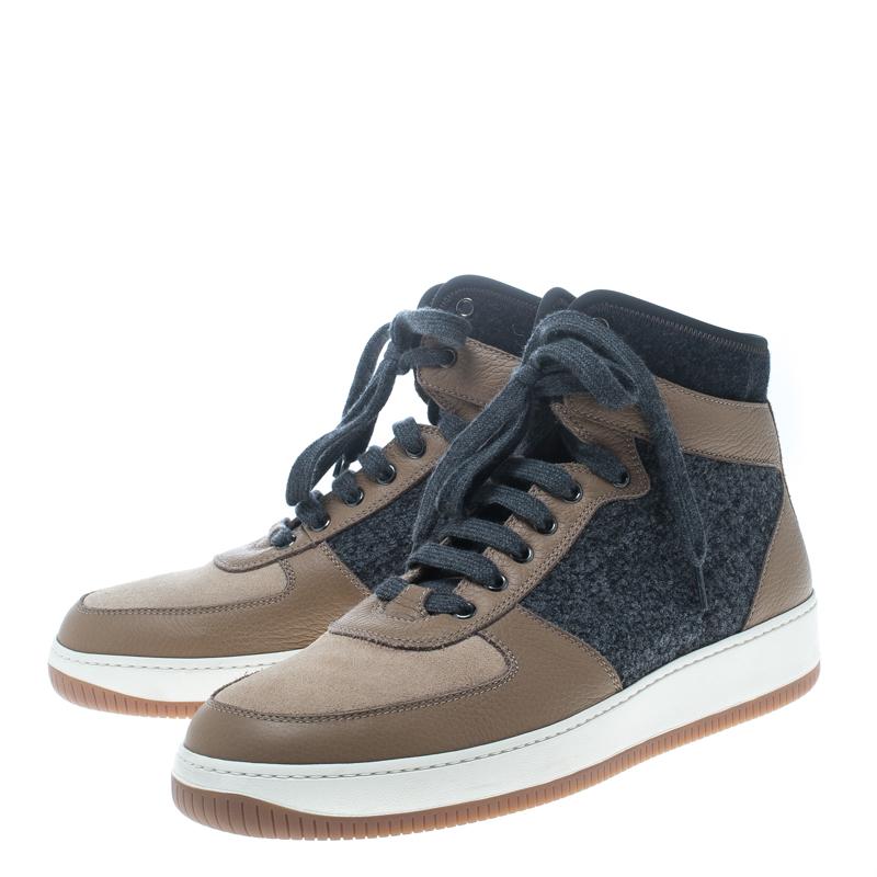 Brunello Cucinelli Beige/Grey Leather and Felt Fabric Lace Up Sneakers Size 44 In New Condition In Dubai, Al Qouz 2