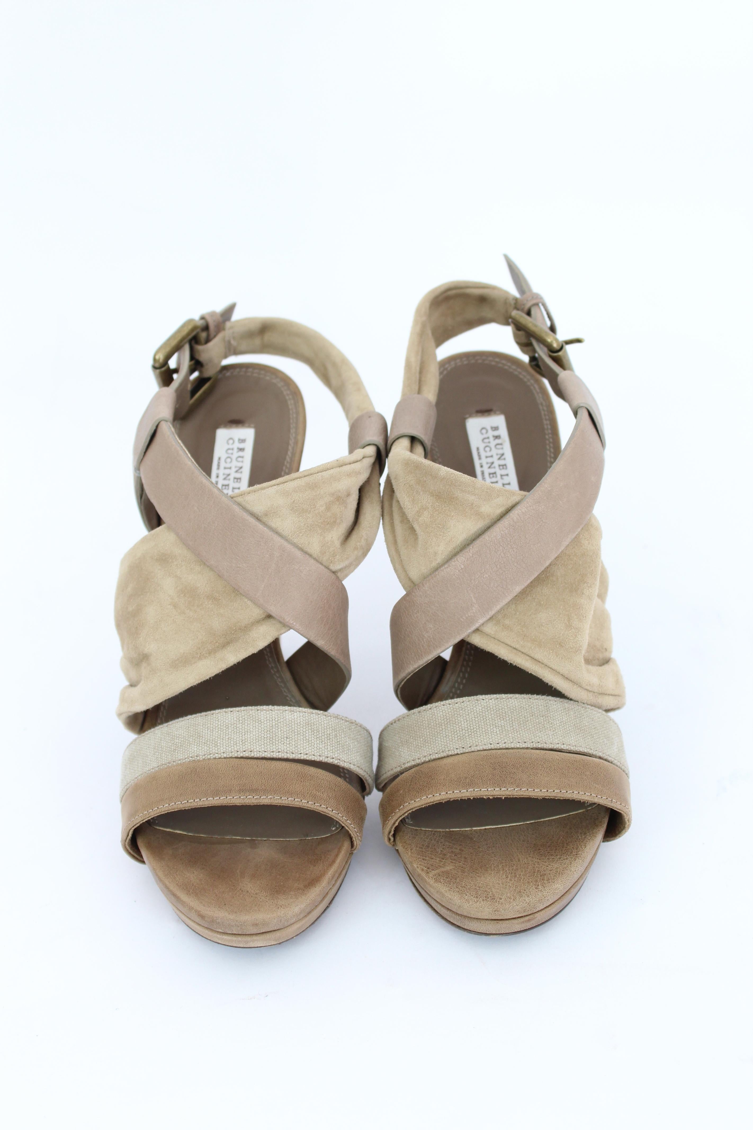 Brunello Cucinelli - Chaussures à talons en cuir et daim beige Pour femmes en vente