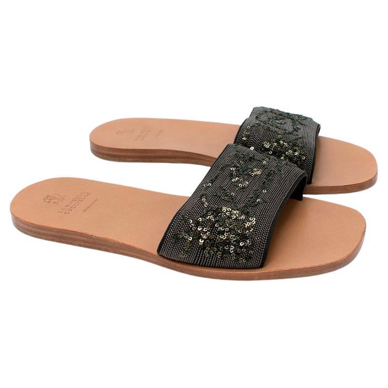 Brunello Cucinelli - Chaussures noires ornées de perles et de paillettes vertes