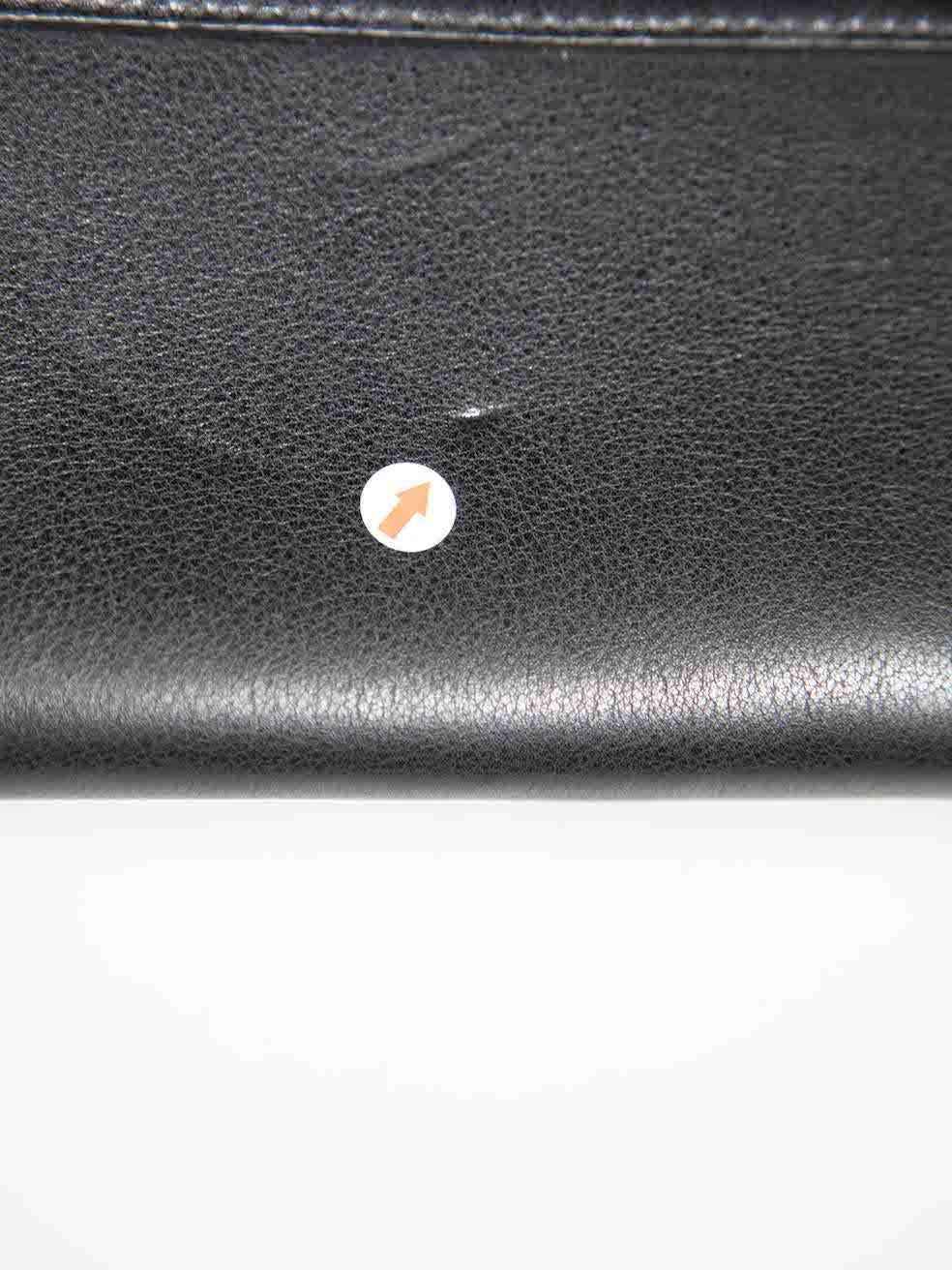 Brunello Cucinelli Schwarze Ledergürteltasche mit Perlenbesatz aus Leder im Angebot 3