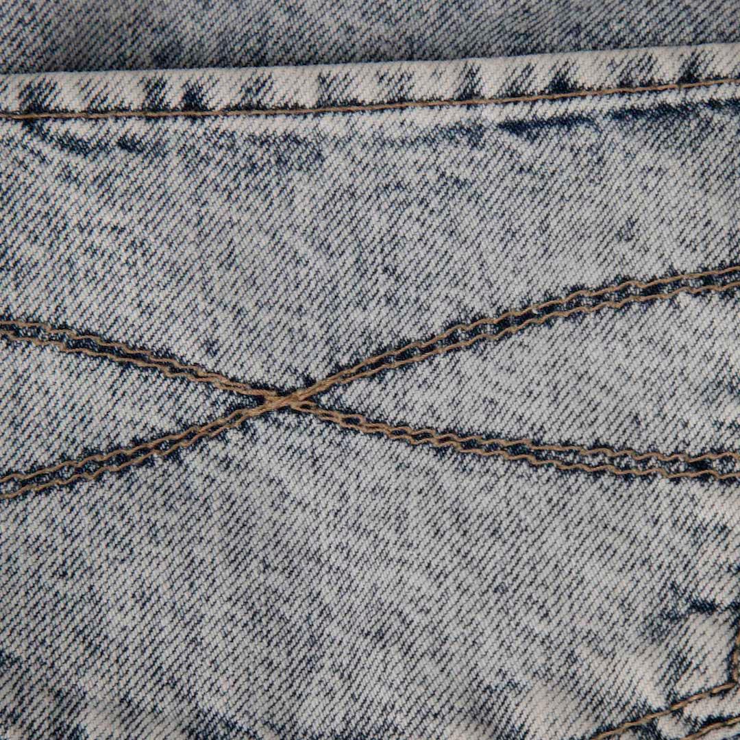 Brunello Cucinelli Blue Denim Straight-Leg Jeans Size XXL In Good Condition For Sale In London, GB