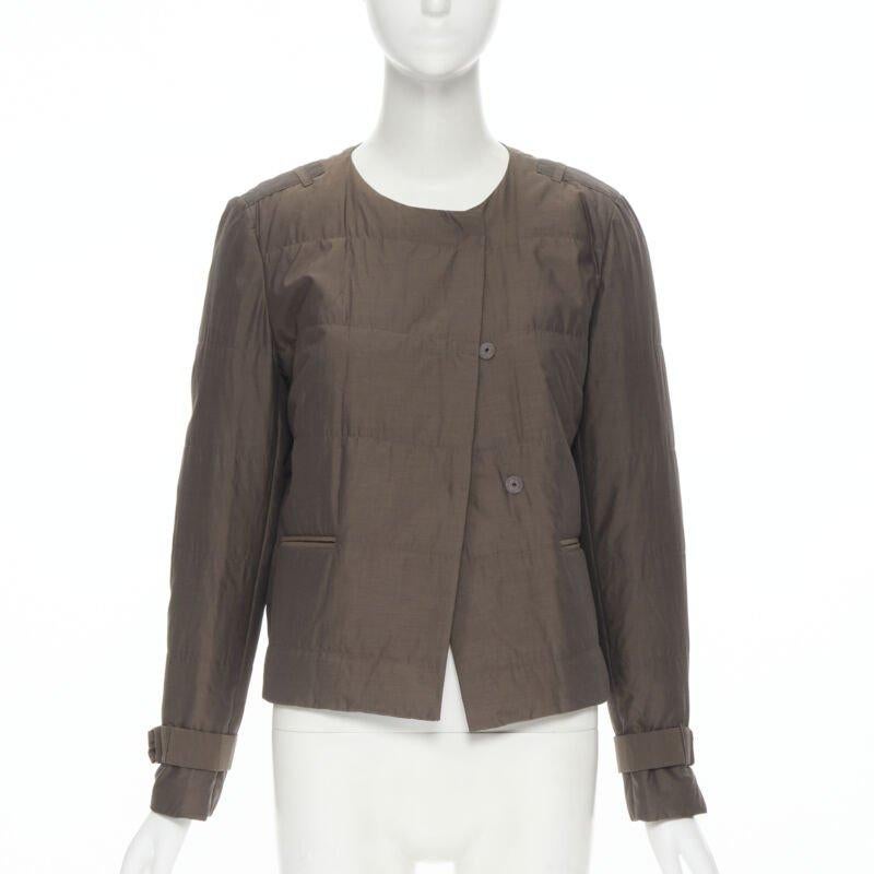 Grigio Brunello Cucinelli marrone in cotone misto seta con cintura e polsino imbottito IT42 M in vendita