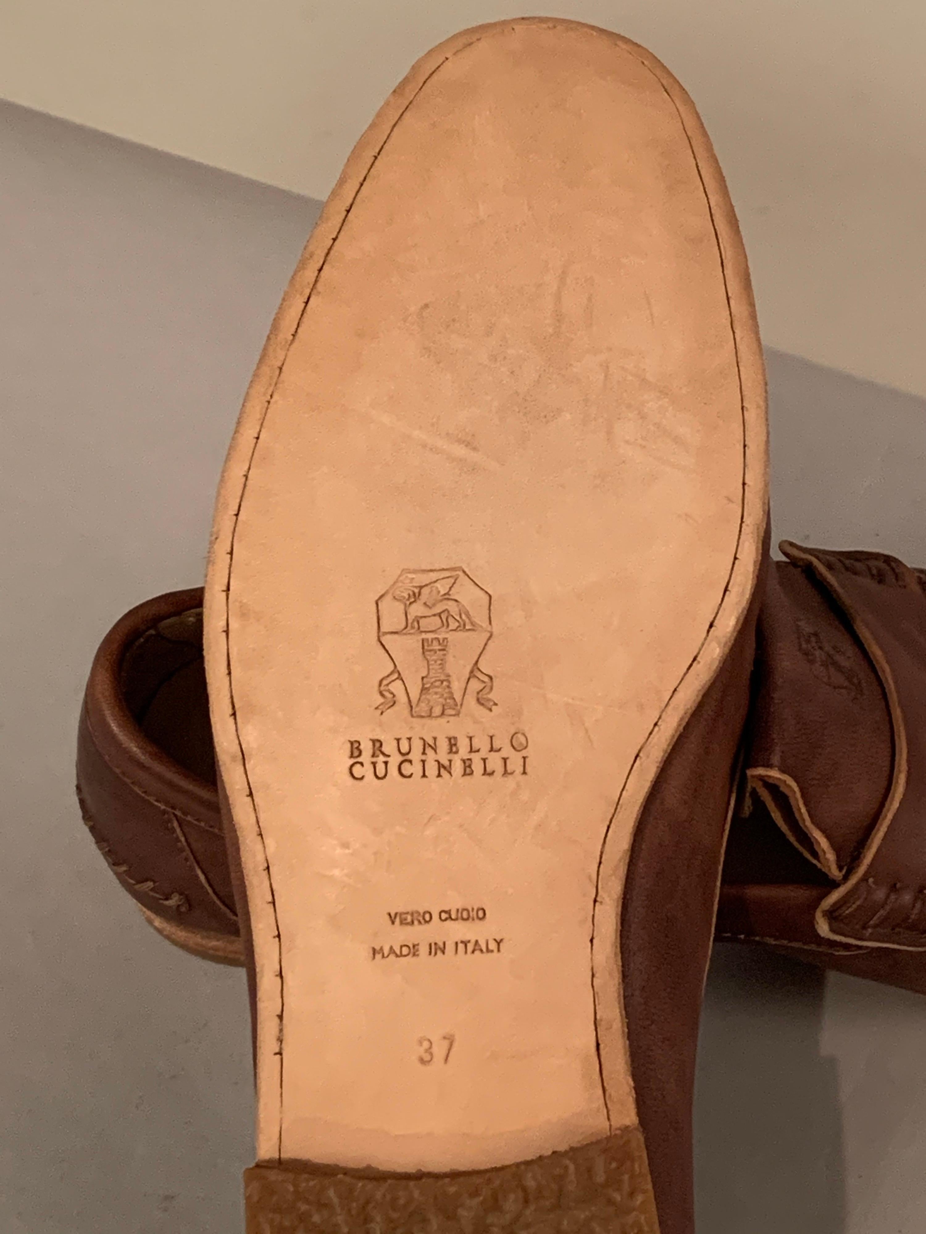 Brunello Cucinelli Mocassini in pelle marrone mai indossati EU 37 / US 7 In condizioni Nuovo a New Hope, PA