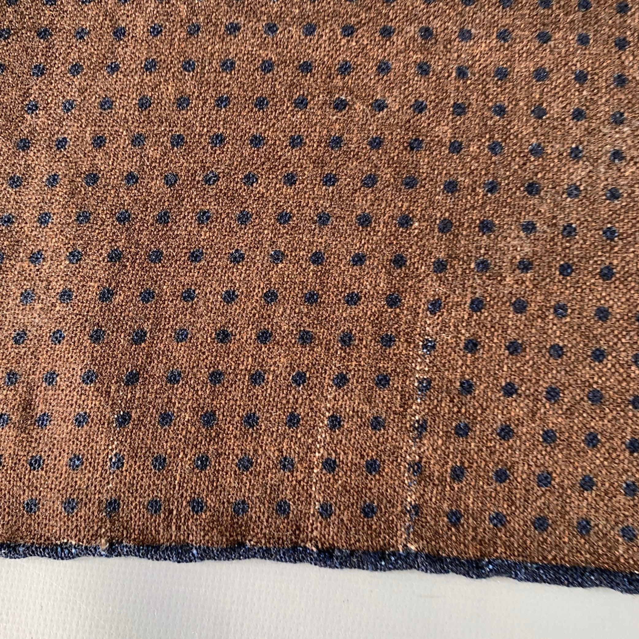 BRUNELLO CUCINELLI Brown Navy Polka Dot Pocket Square In Good Condition For Sale In San Francisco, CA