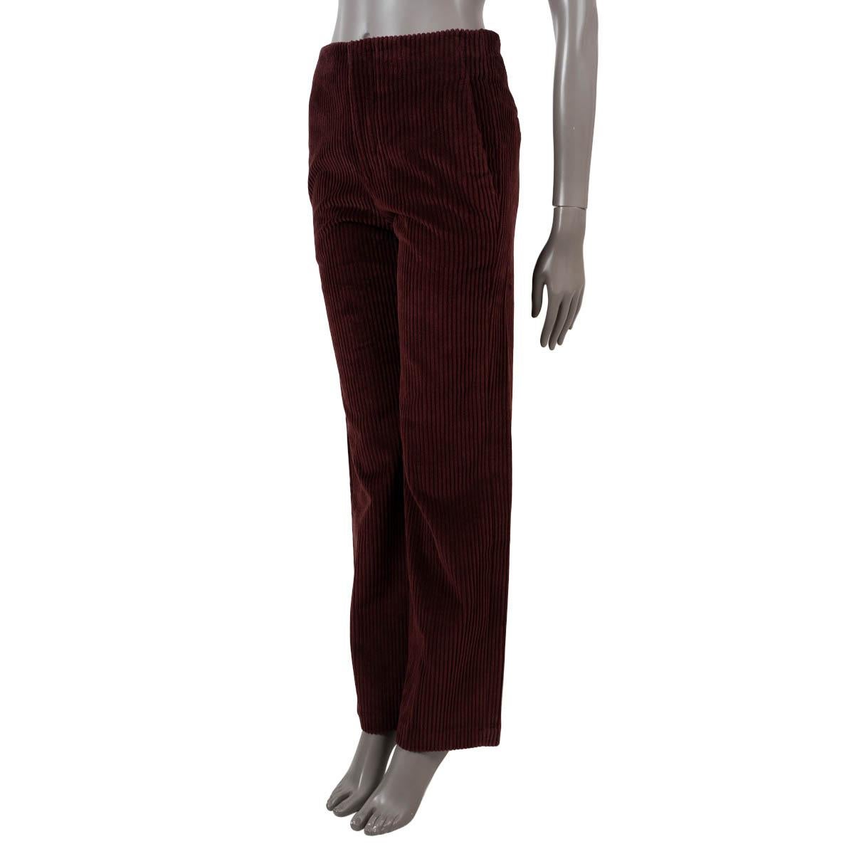100% authentic Brunello Cucinelli corduroy pants in burgundy cotton (100%). Feature two slit pockets on the side und back. Opens with hooks, zipper and a button on the front. Unlined. Has been worn and is in excellent condition.

Measurements
Tag
