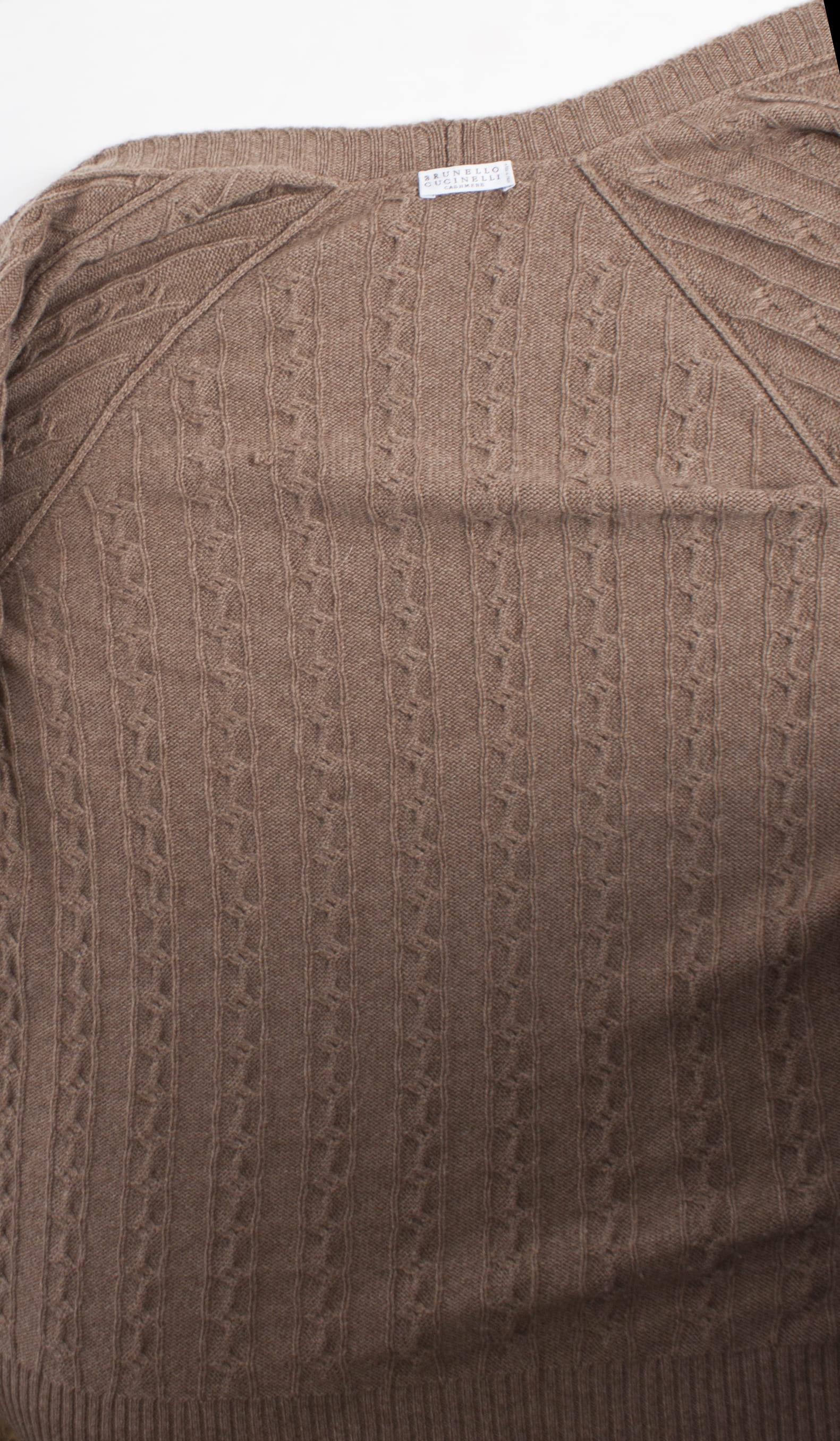 Brunello Cucinelli, cable cashmere cardigan in camel. In Excellent Condition For Sale In AMSTERDAM, NL