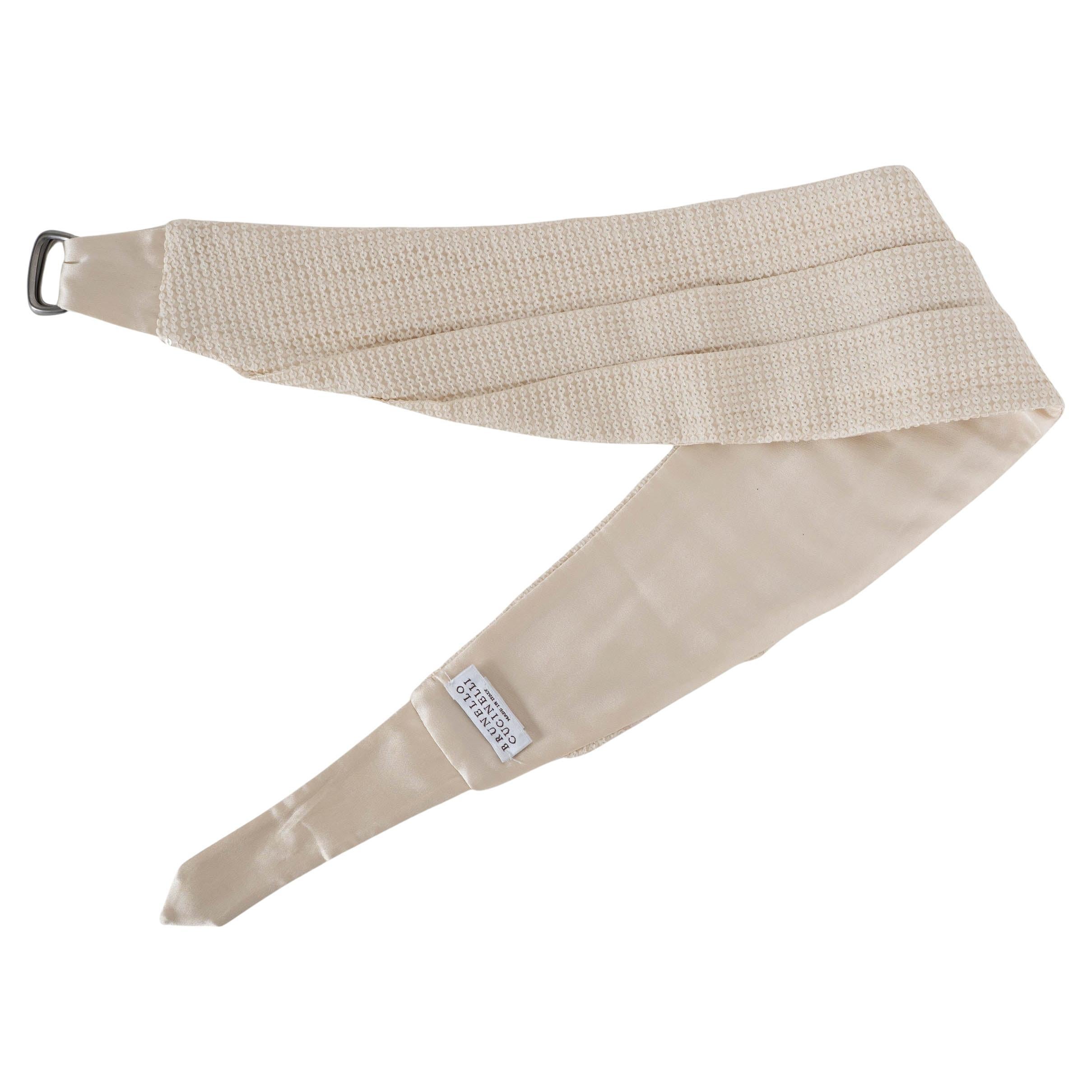BRUNELLO CUCINELLI Creme SEQUIN EMBELLISHED SATIN CUMMERBUND Gürtel Eine Größe im Angebot