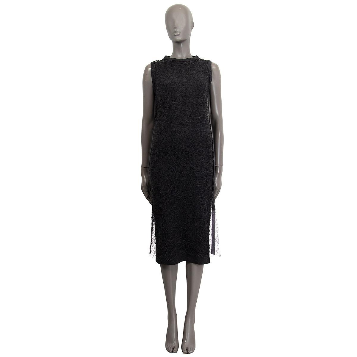 100% authentic Brunello Cucinelli sleeveless floral wire knit strech dress in dark grey wool (94%) and elastane (6%) with a round neck. Unlined. Has been worn and is in excellent condition. 

Measurements
Tag Size	S
Size	S
Shoulder Width	34cm