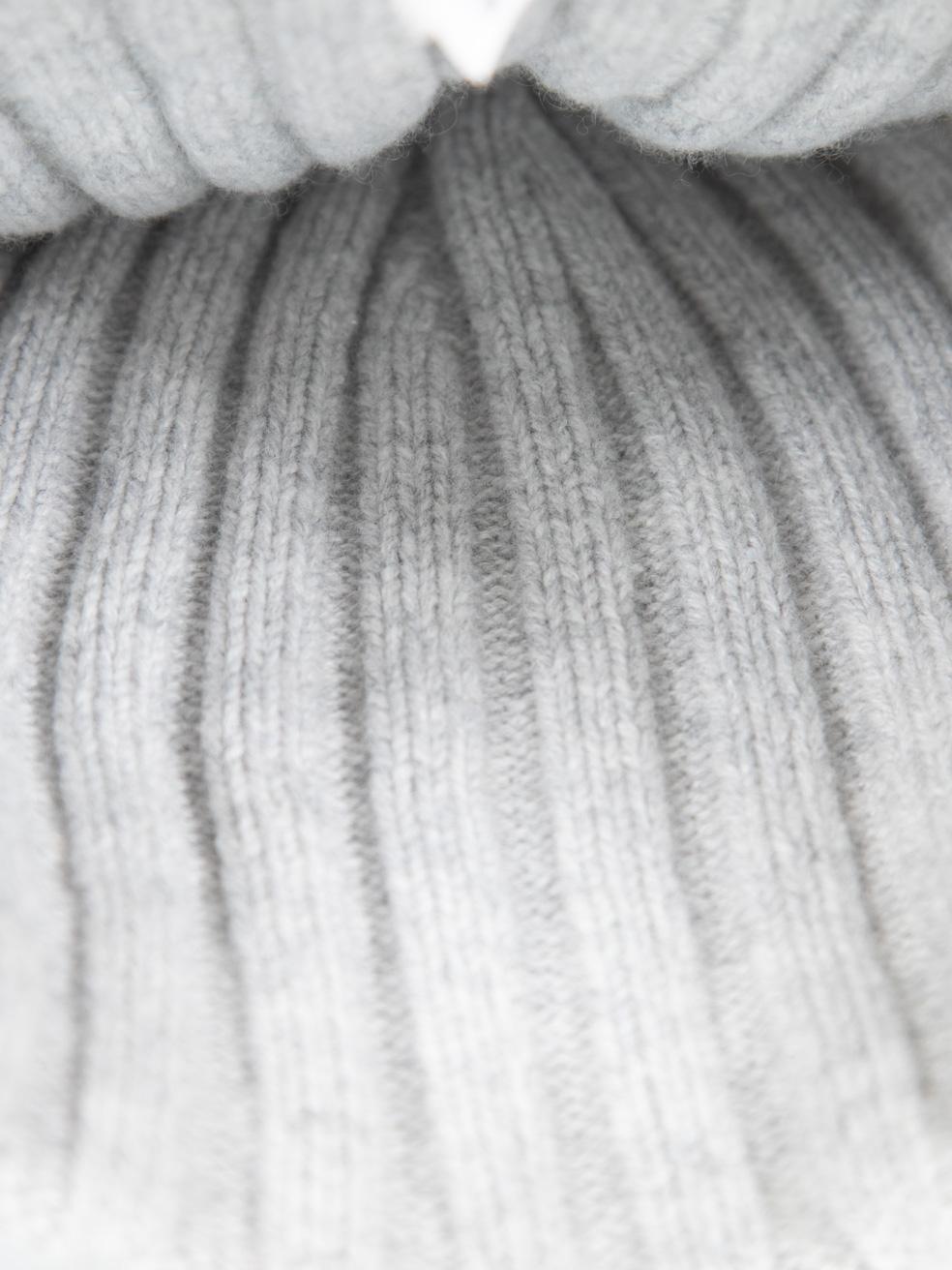 Women's Brunello Cucinelli Grey Cashmere Knit Beanie For Sale