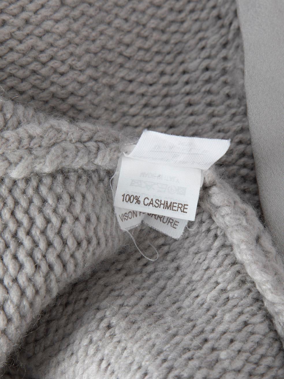 Brunello Cucinelli Graue Kaschmir-Strickjacke aus Nerzpelz mit Nerzpelz Größe S im Angebot 1